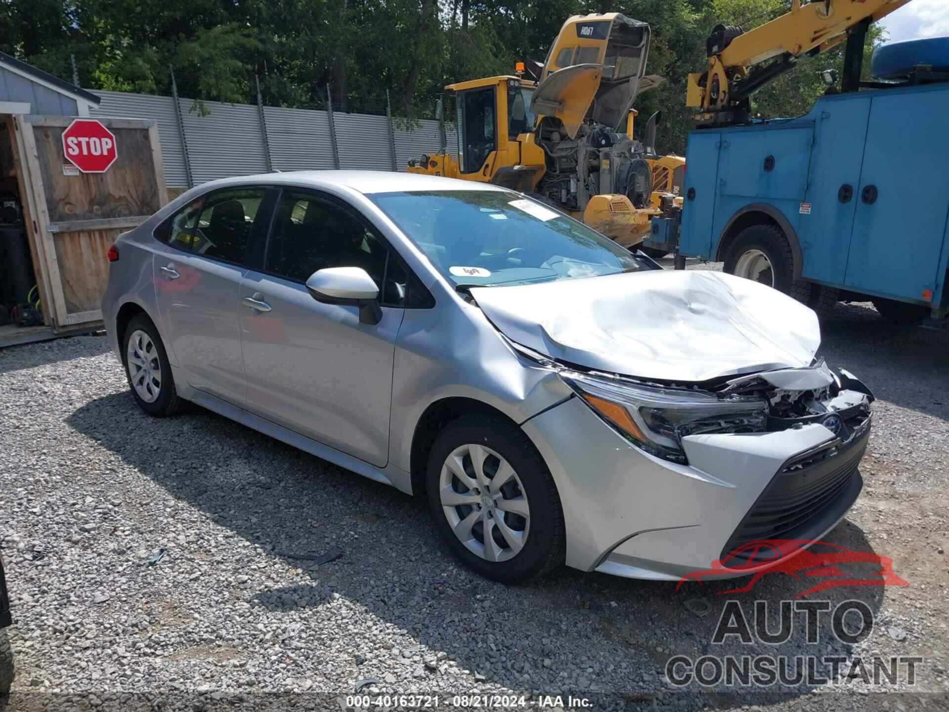 TOYOTA COROLLA 2024 - JTDBCMFE2R3043874