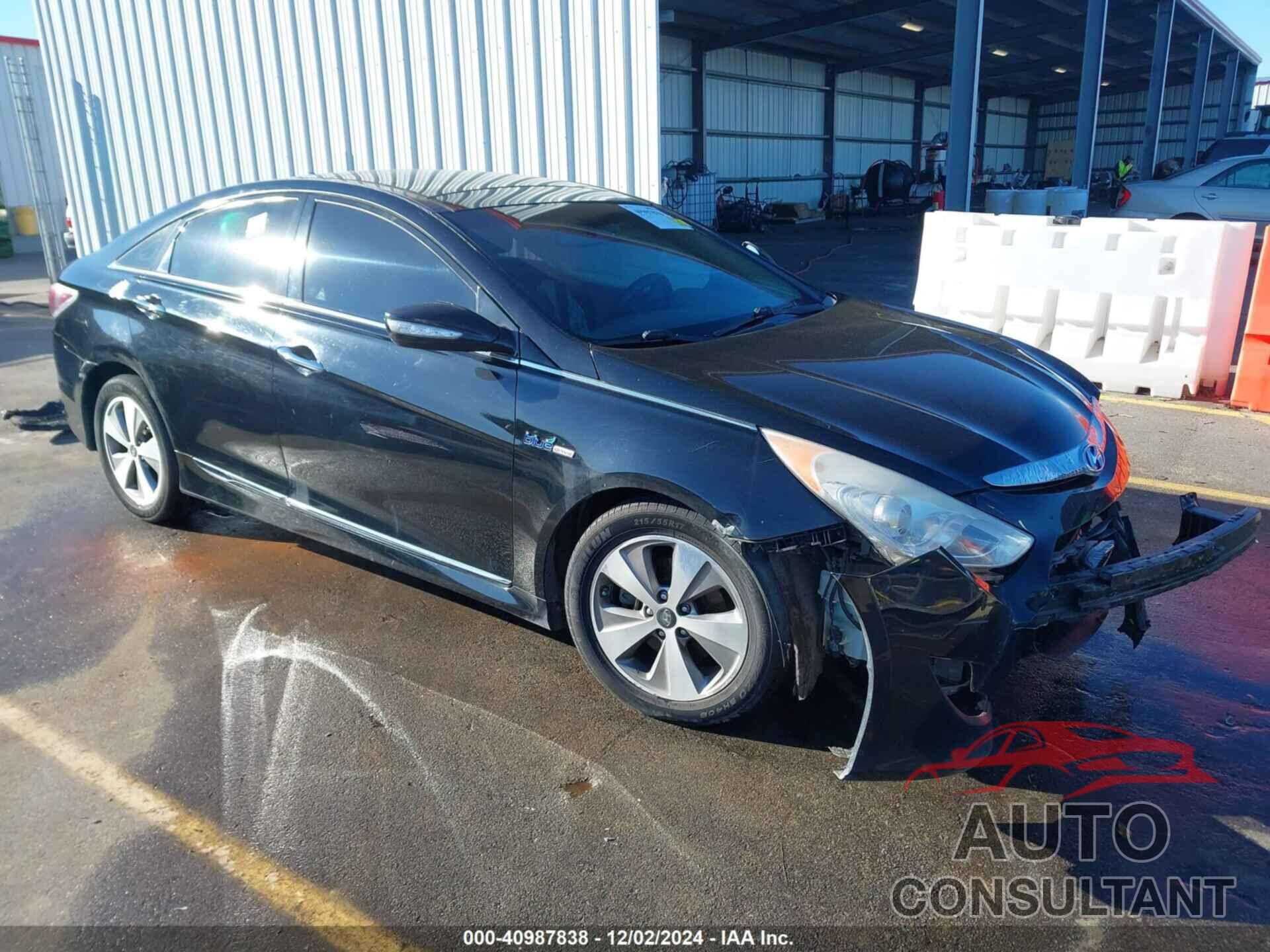 HYUNDAI SONATA HYBRID 2012 - KMHEC4A47CA060440