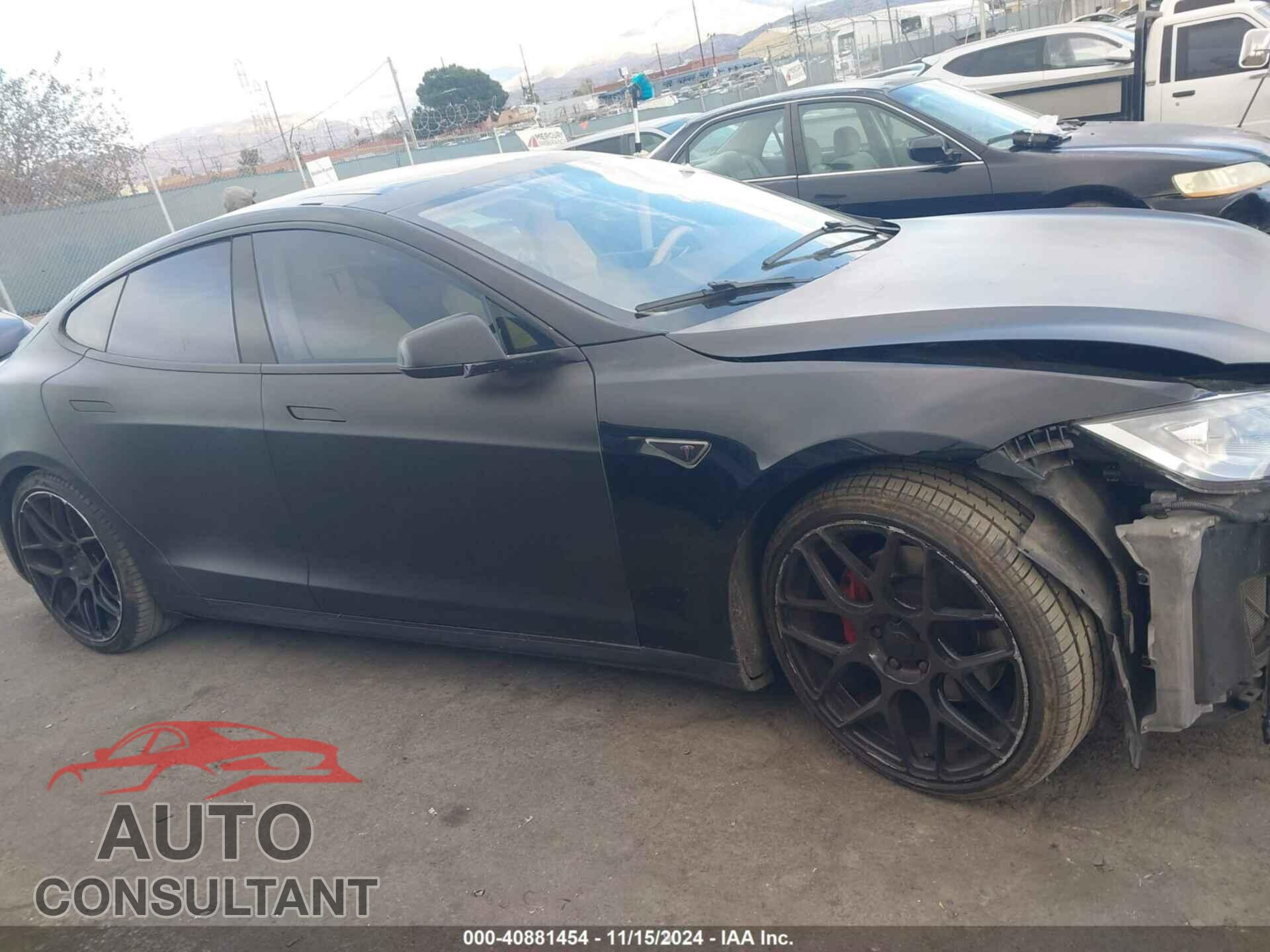 TESLA MODEL S 2013 - 5YJSA1DN3DFP10695