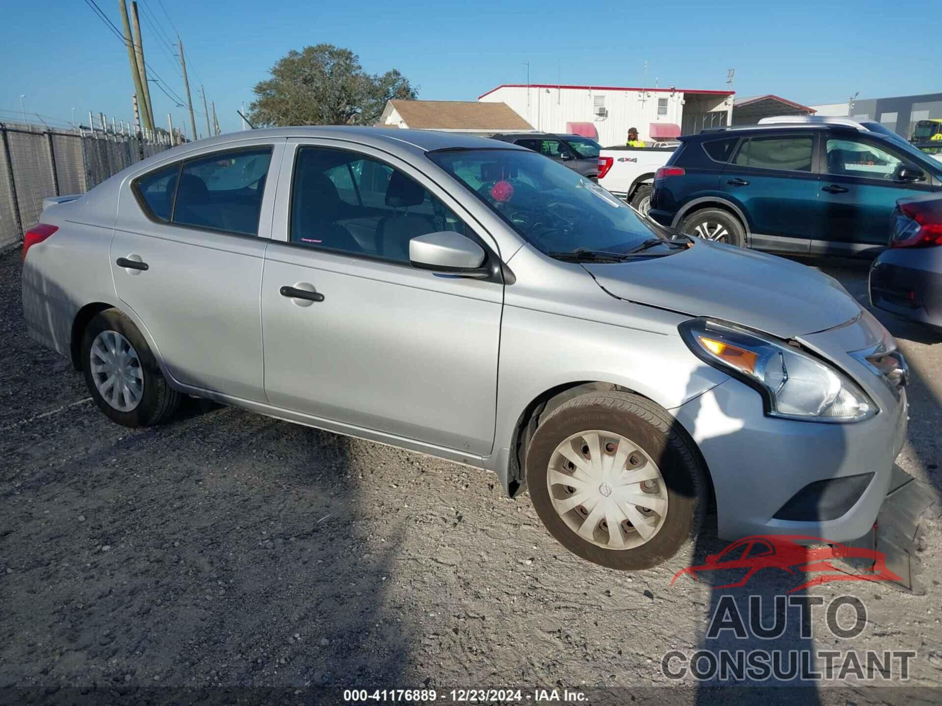 NISSAN VERSA 2019 - 3N1CN7APXKL829184