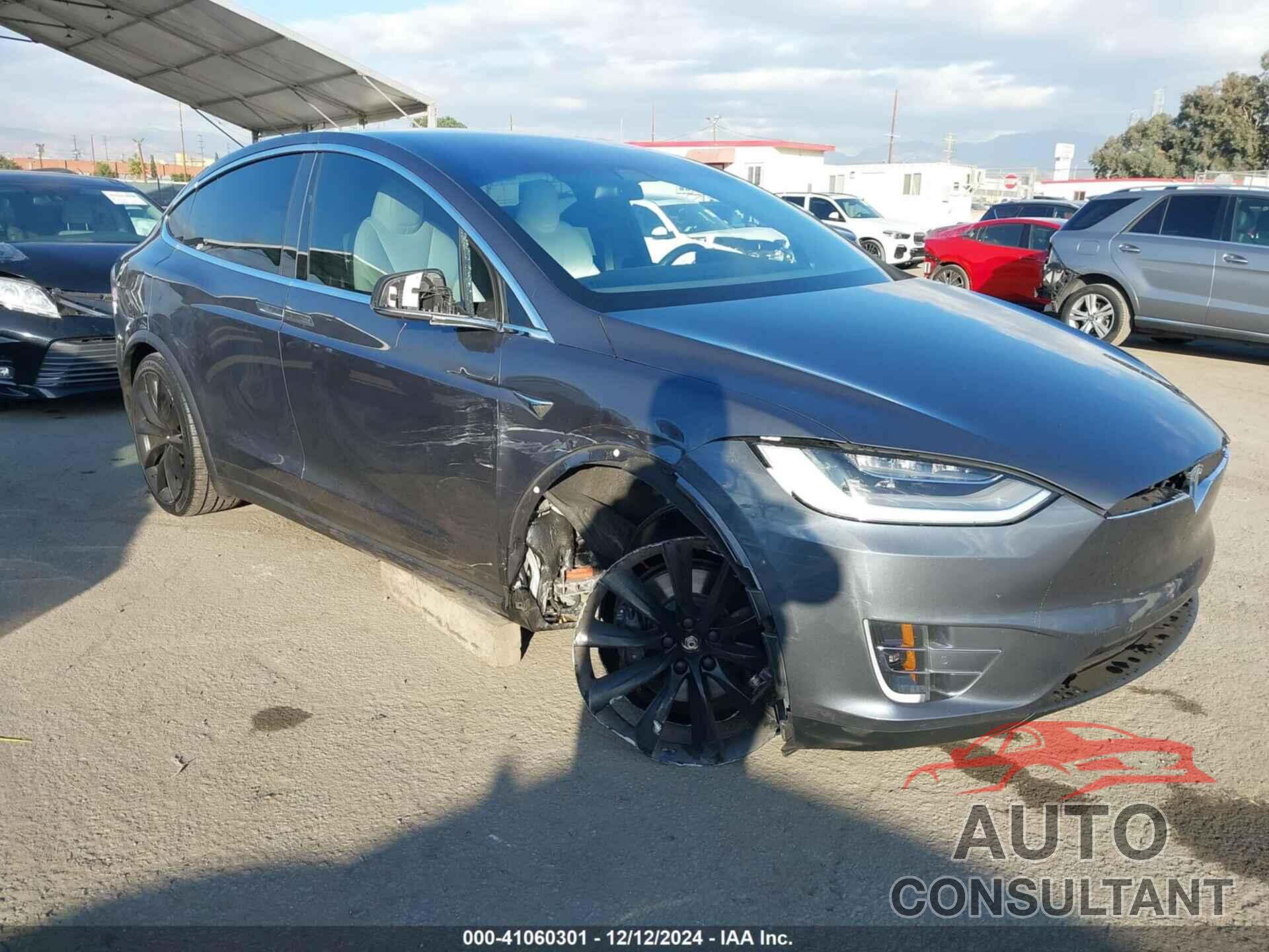 TESLA MODEL X 2020 - 5YJXCAE2XLF261762