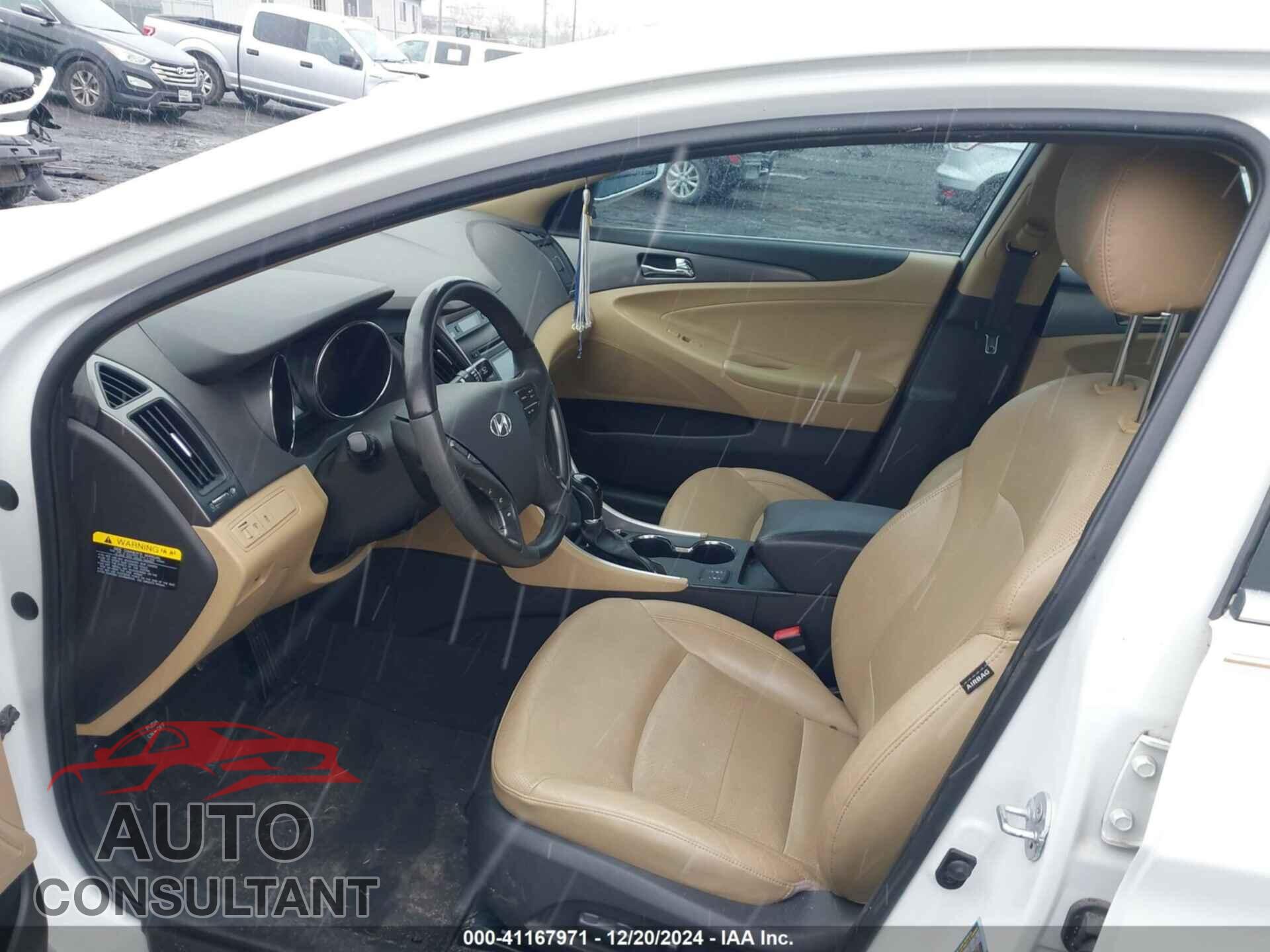 HYUNDAI SONATA 2012 - KMHEC4A49CA044126