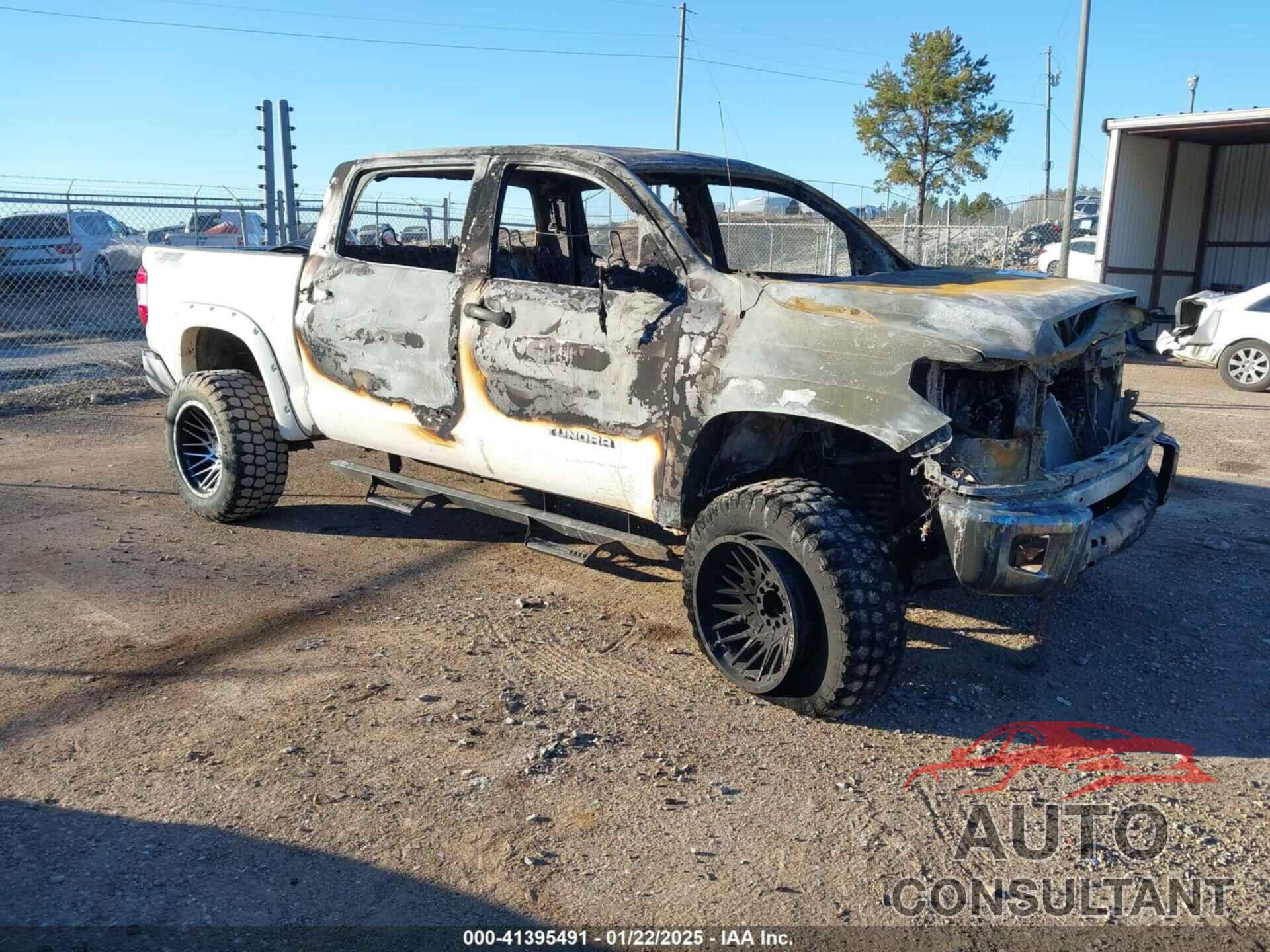 TOYOTA TUNDRA 2016 - 5TFDW5F13GX493378