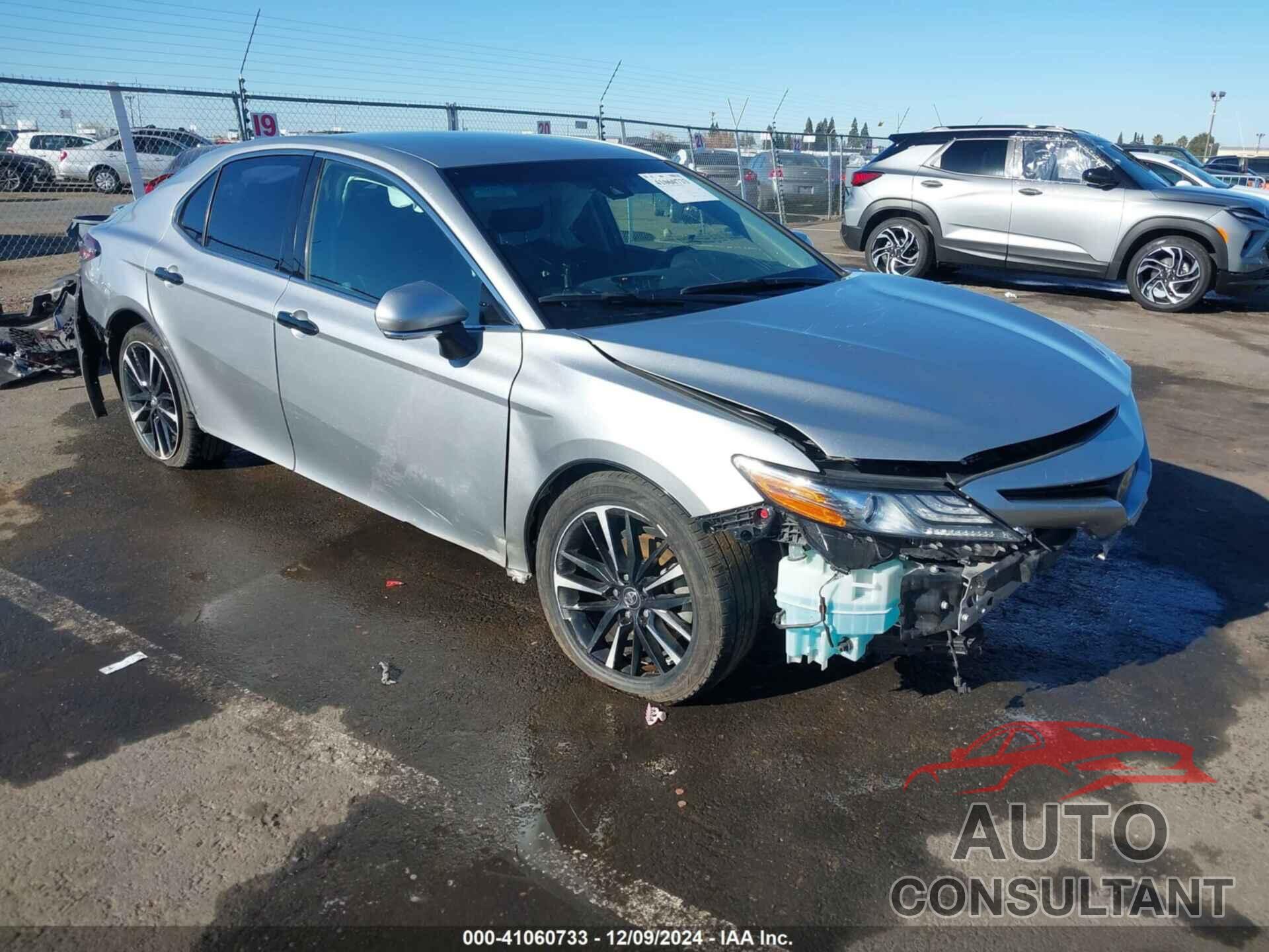 TOYOTA CAMRY 2018 - 4T1B61HK4JU104645