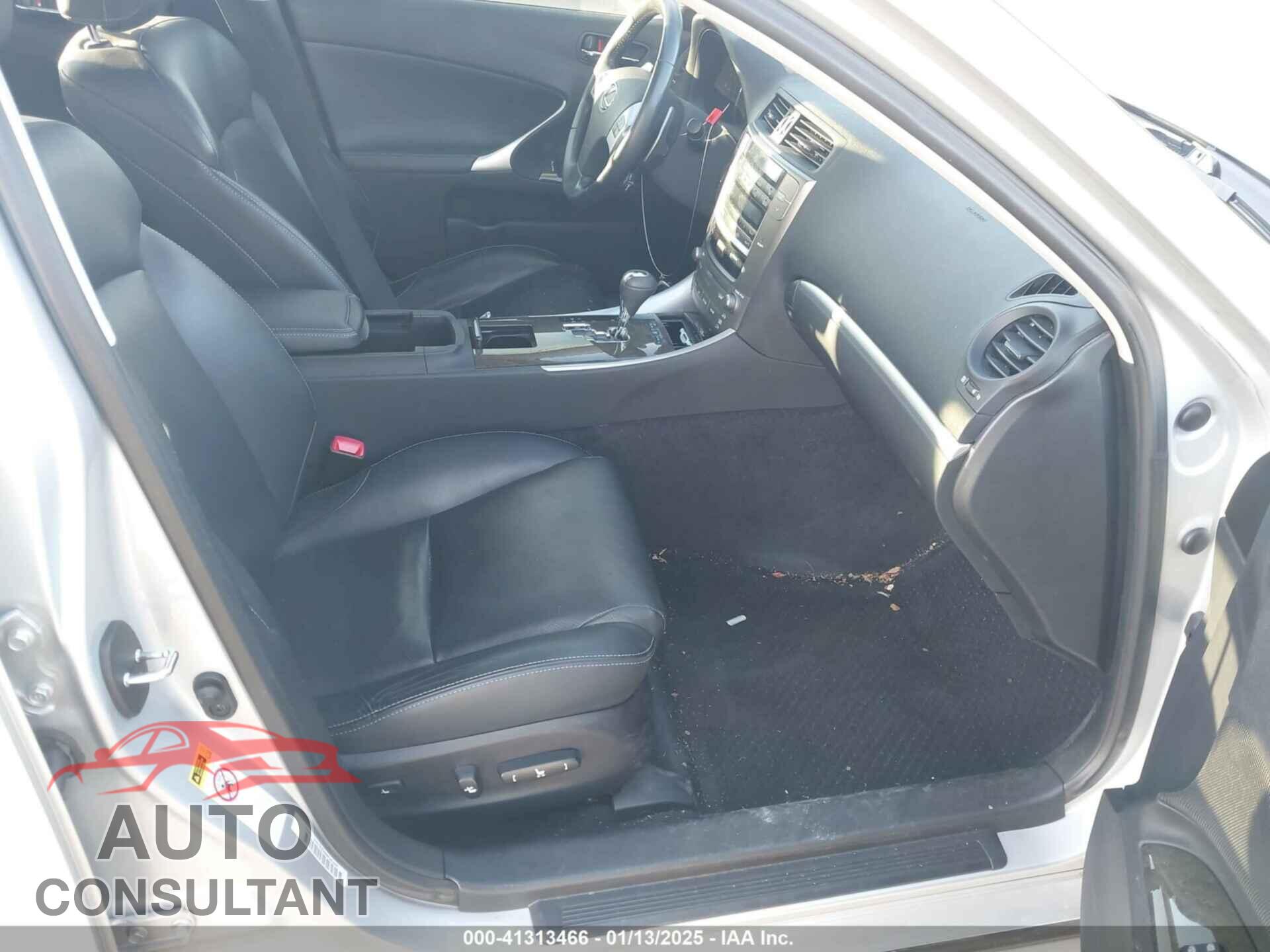 LEXUS IS 2011 - JTHBF5C20B5151426