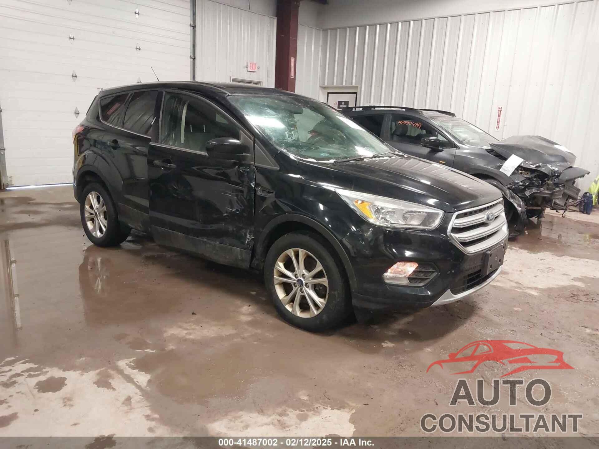 FORD ESCAPE 2017 - 1FMCU9GD4HUC83761