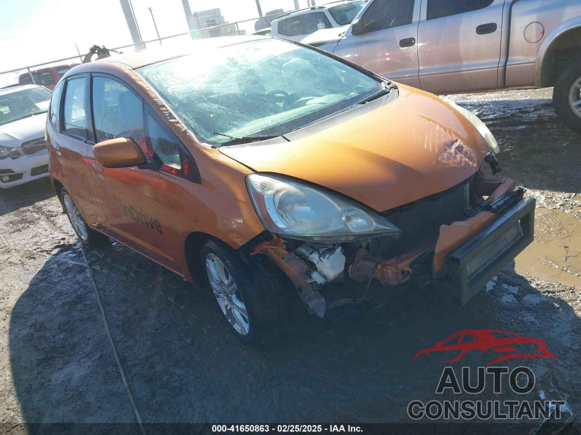 HONDA FIT 2011 - JHMGE8H56BC014225