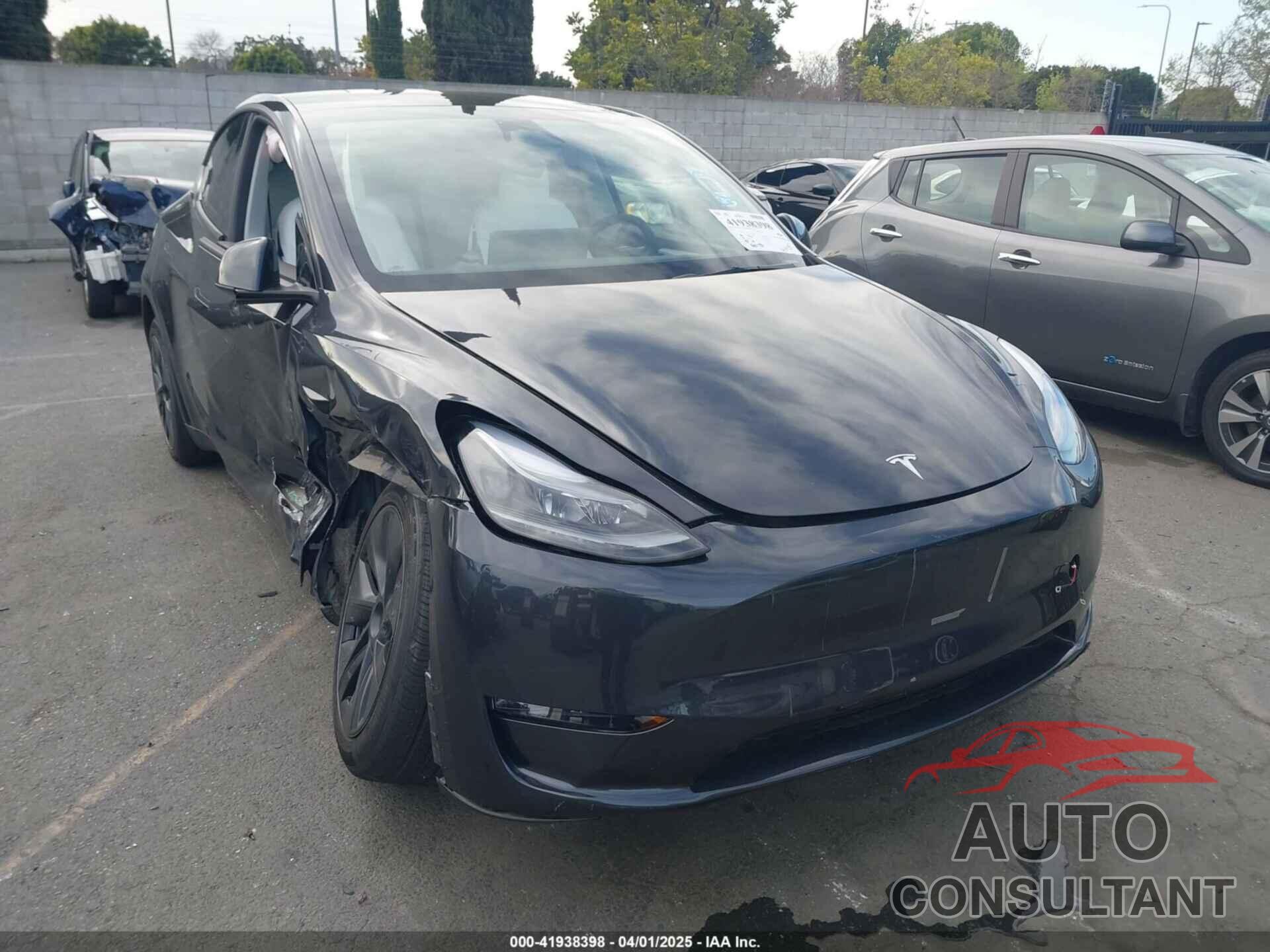TESLA MODEL Y 2024 - 7SAYGDEE7RF117702