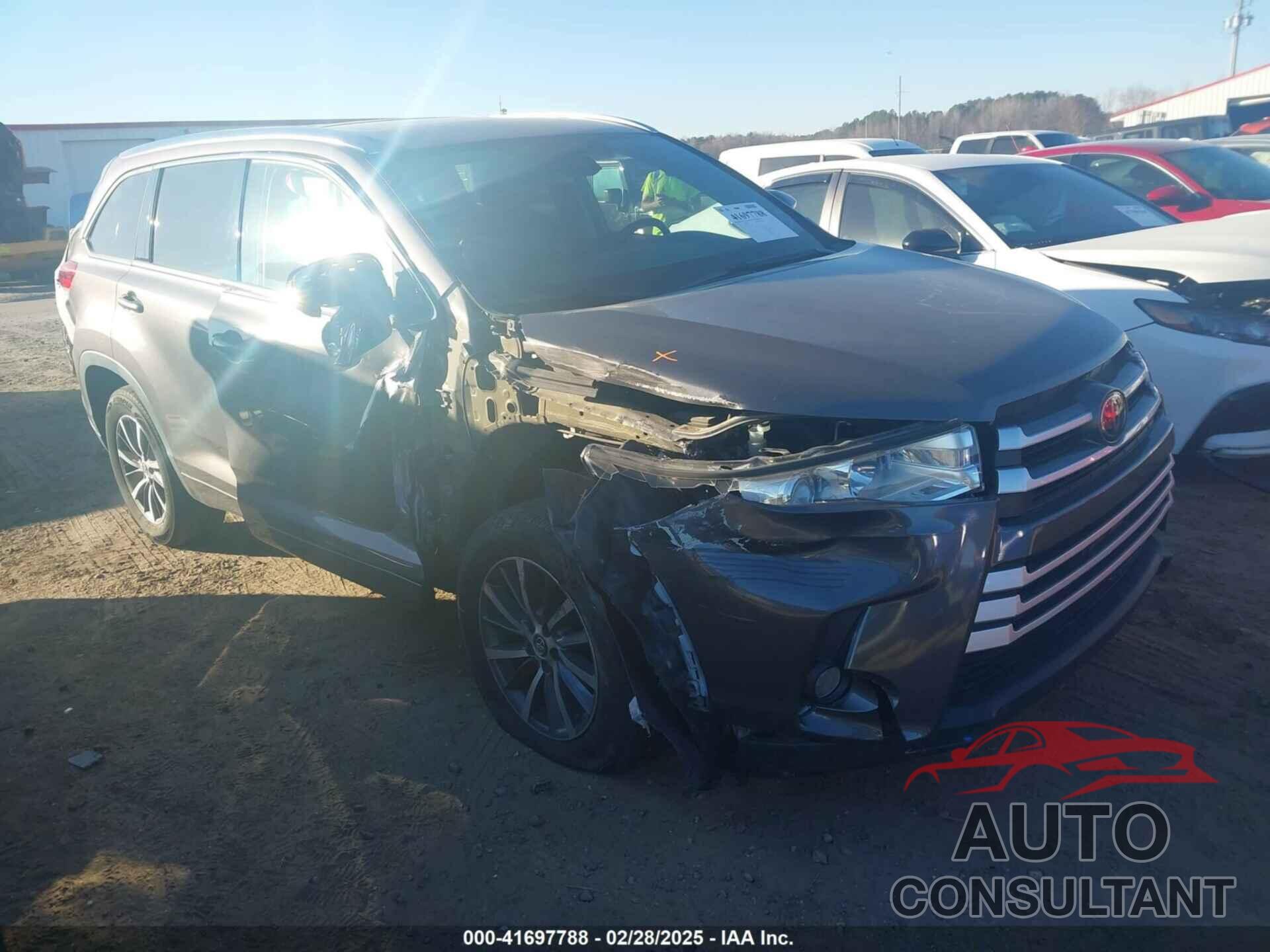 TOYOTA HIGHLANDER 2017 - 5TDKZRFH5HS520994