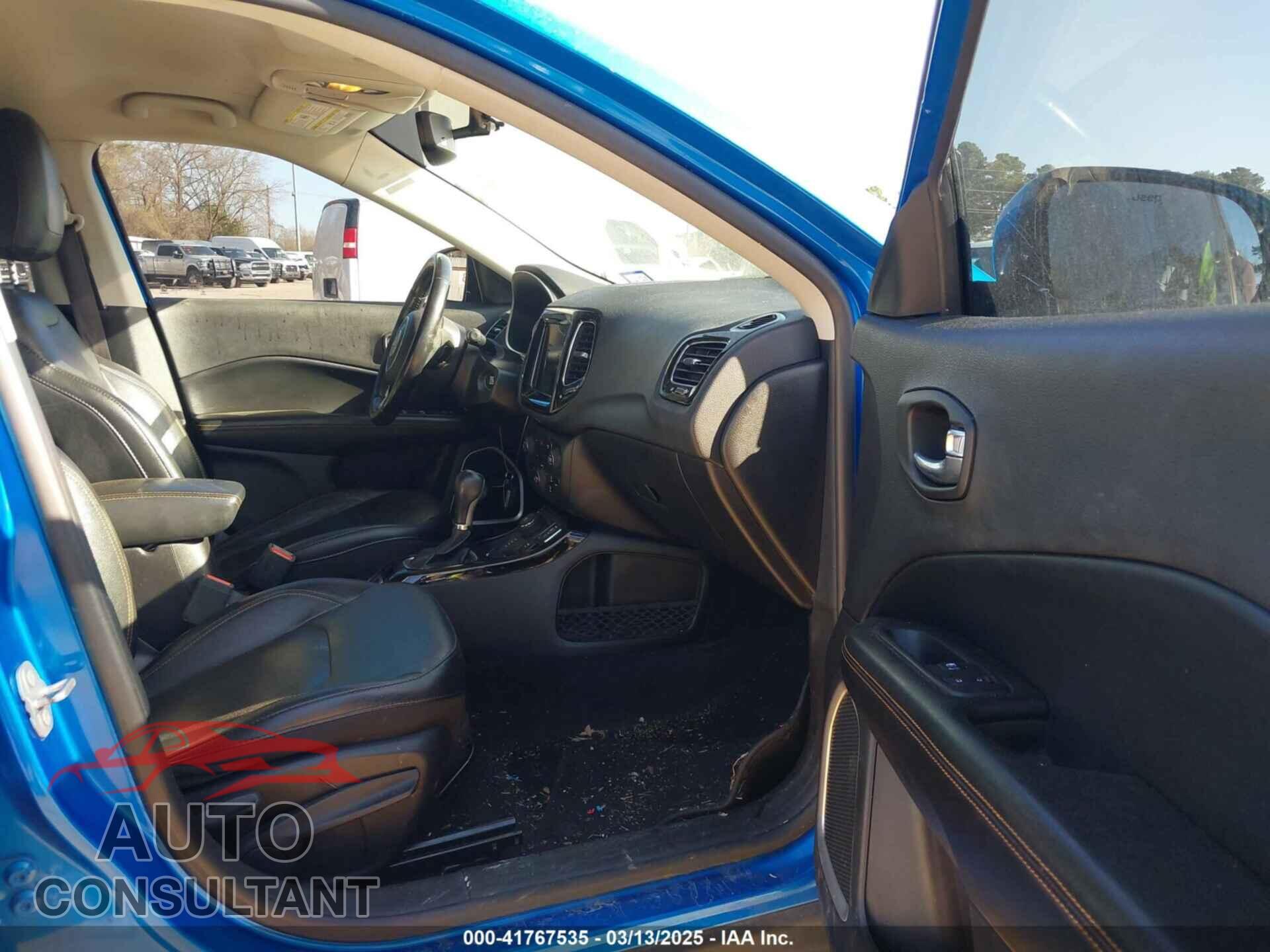 JEEP COMPASS 2020 - 3C4NJDCB3LT127100