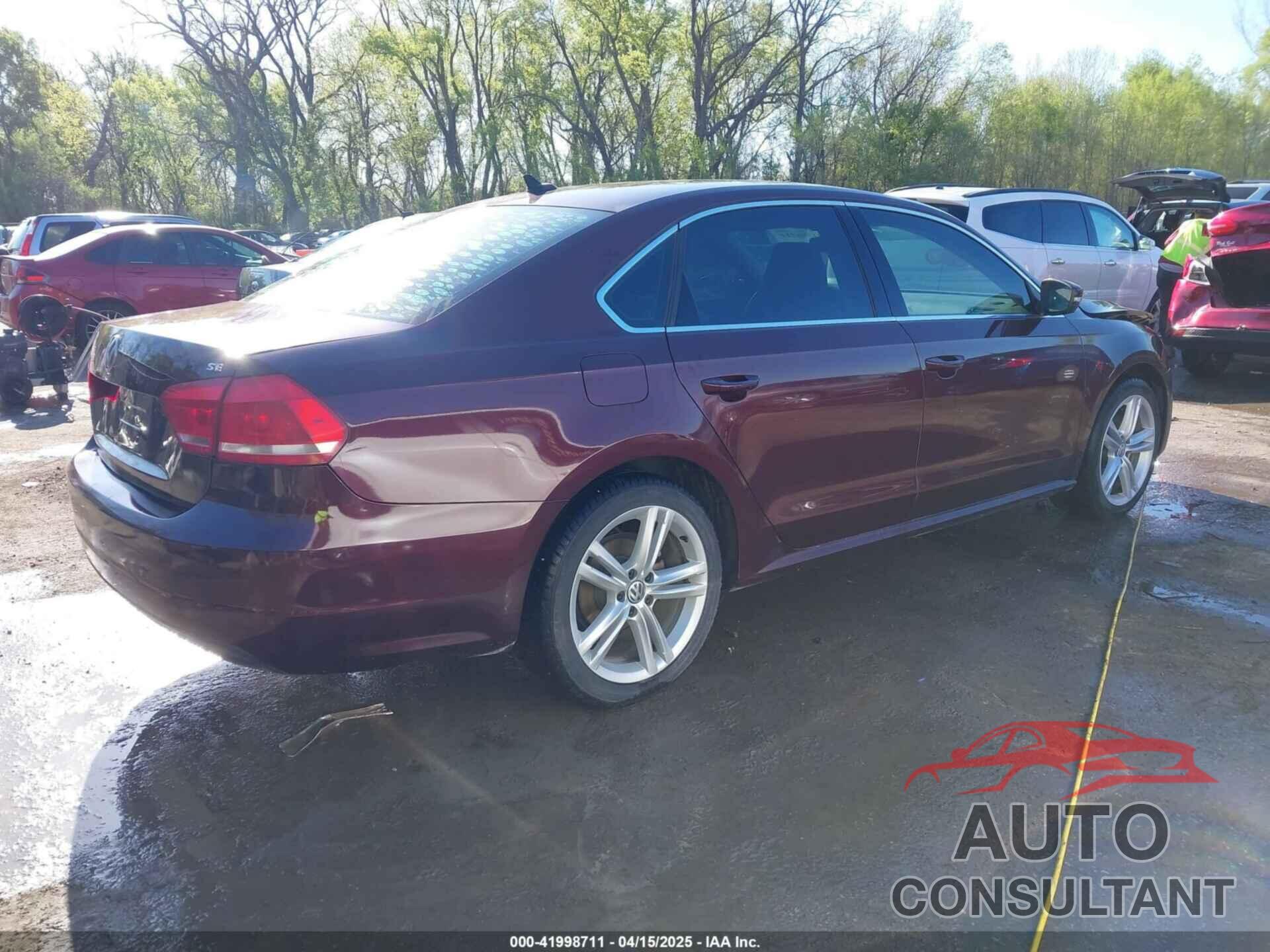 VOLKSWAGEN PASSAT 2014 - 1VWBH7A38EC015013