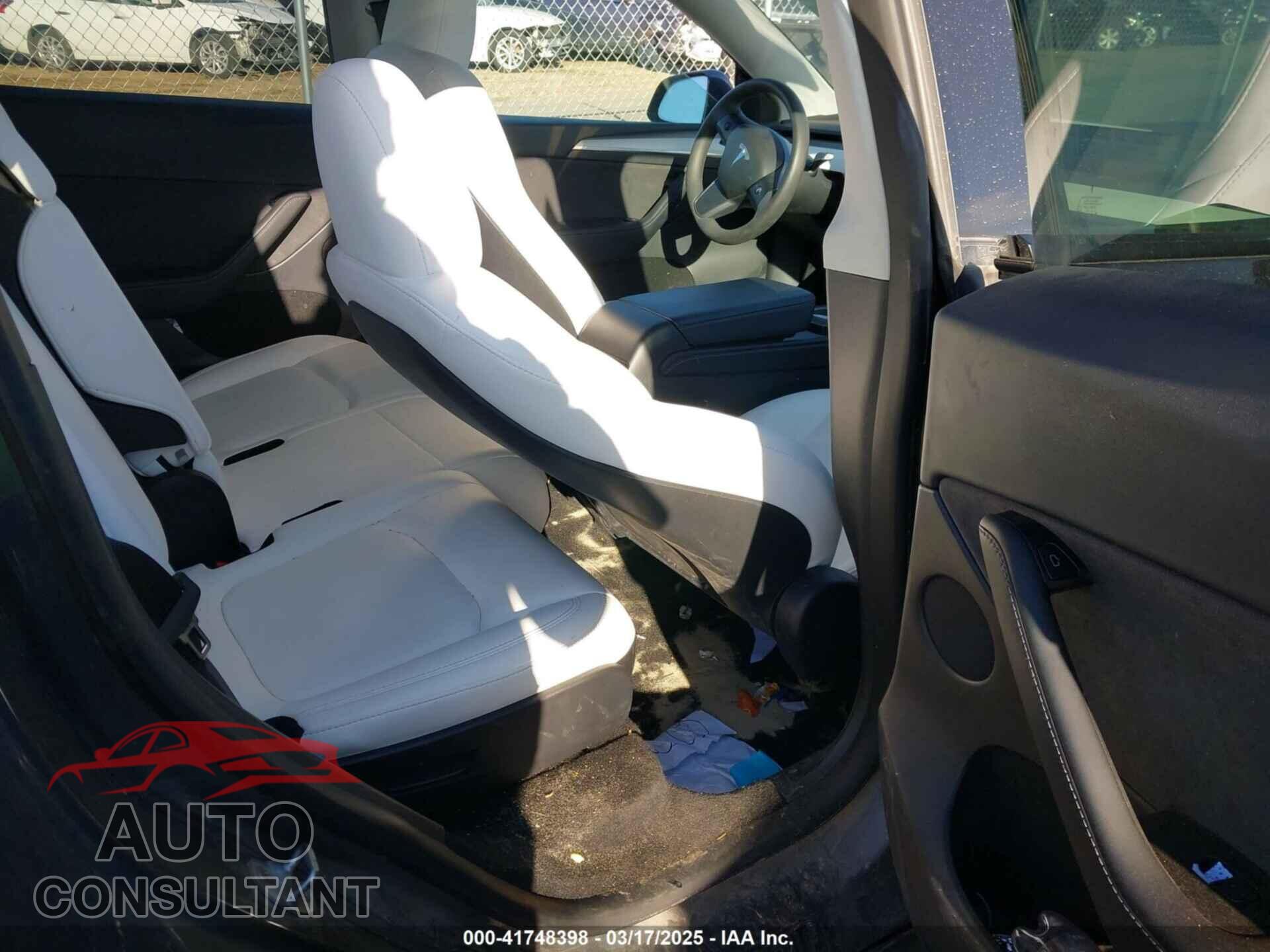 TESLA MODEL Y 2023 - 7SAYGAEEXPF714760