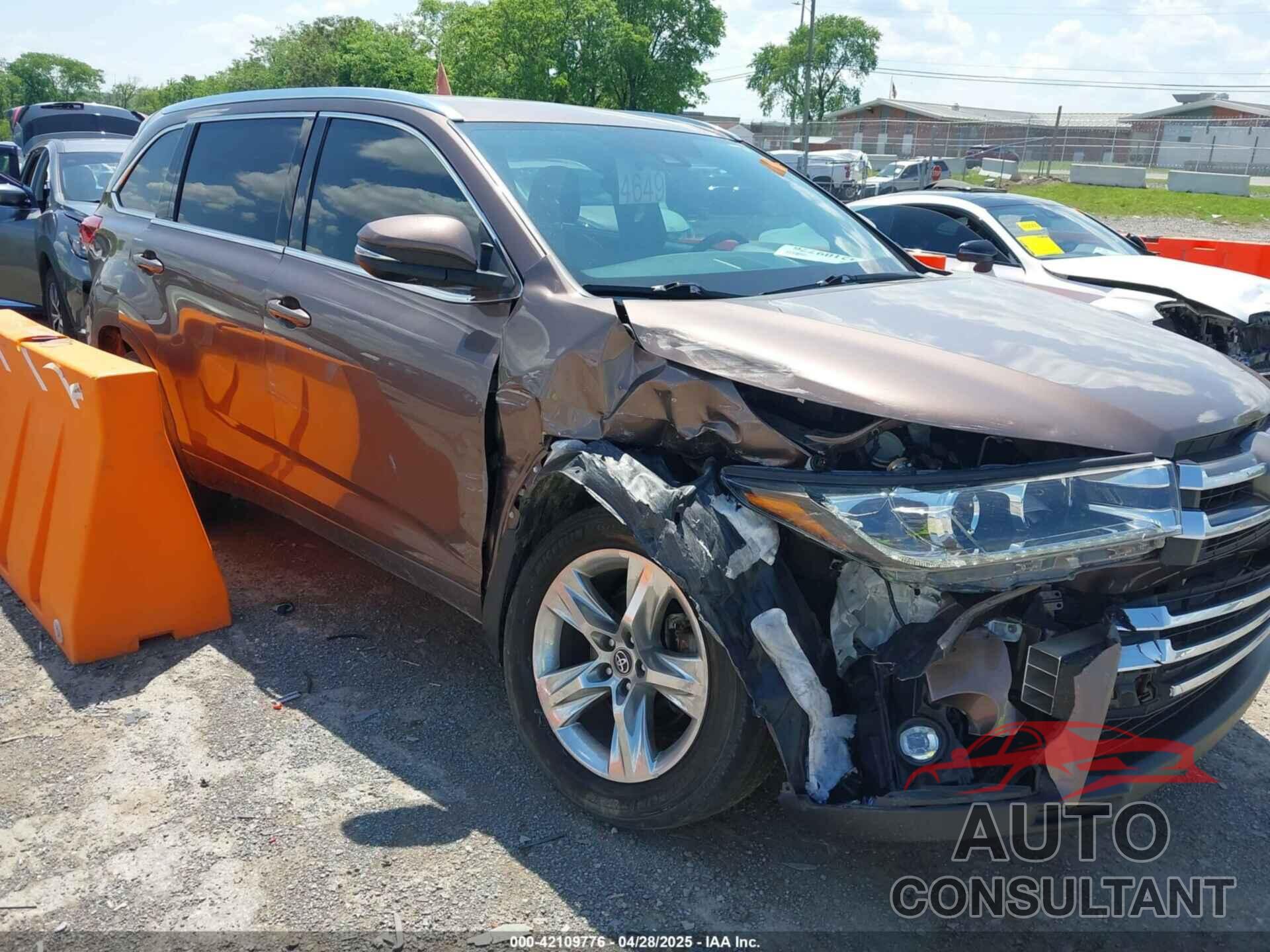 TOYOTA HIGHLANDER 2019 - 5TDDZRFH7KS956195