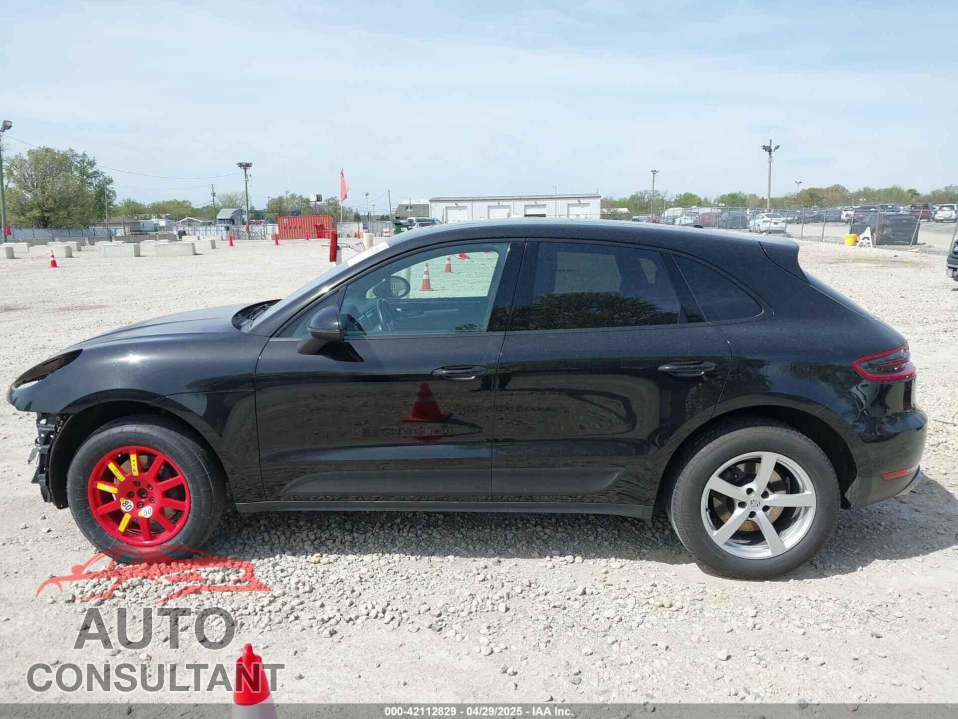 PORSCHE MACAN 2018 - WP1AA2A54JLB08529