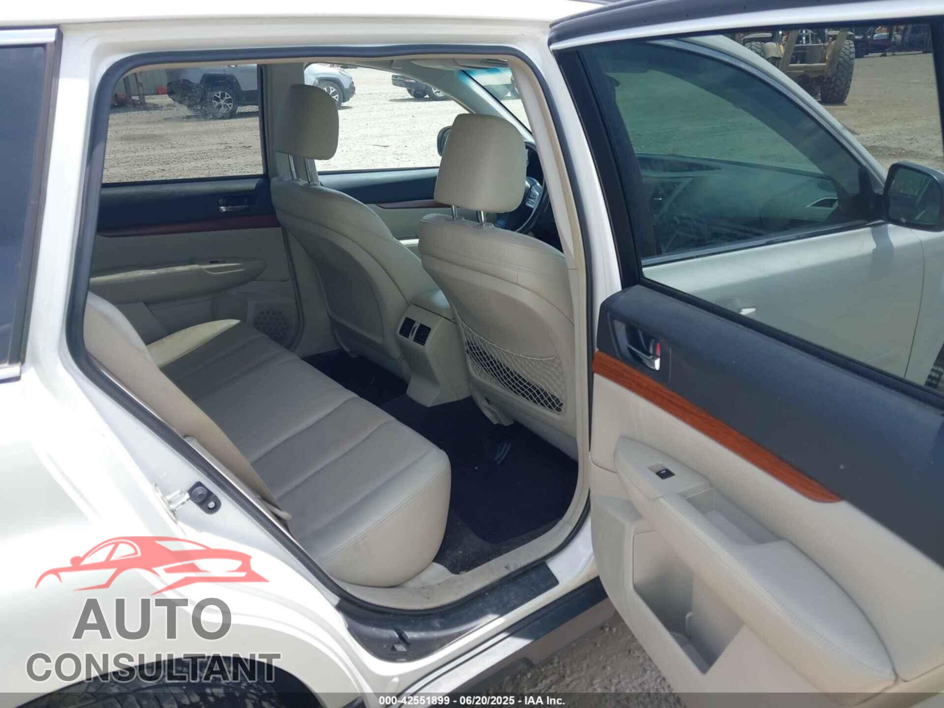 SUBARU OUTBACK 2013 - 4S4BRCLC7D3317831
