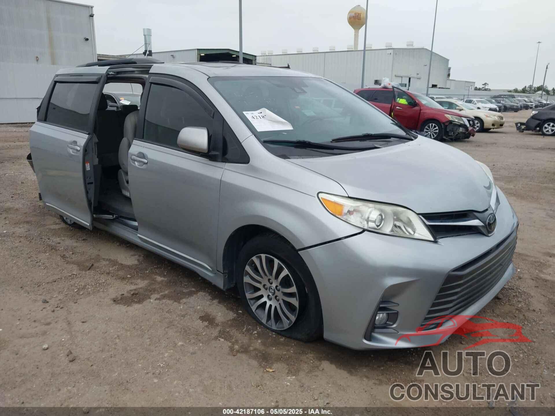 TOYOTA SIENNA 2019 - 5TDYZ3DC9KS966104