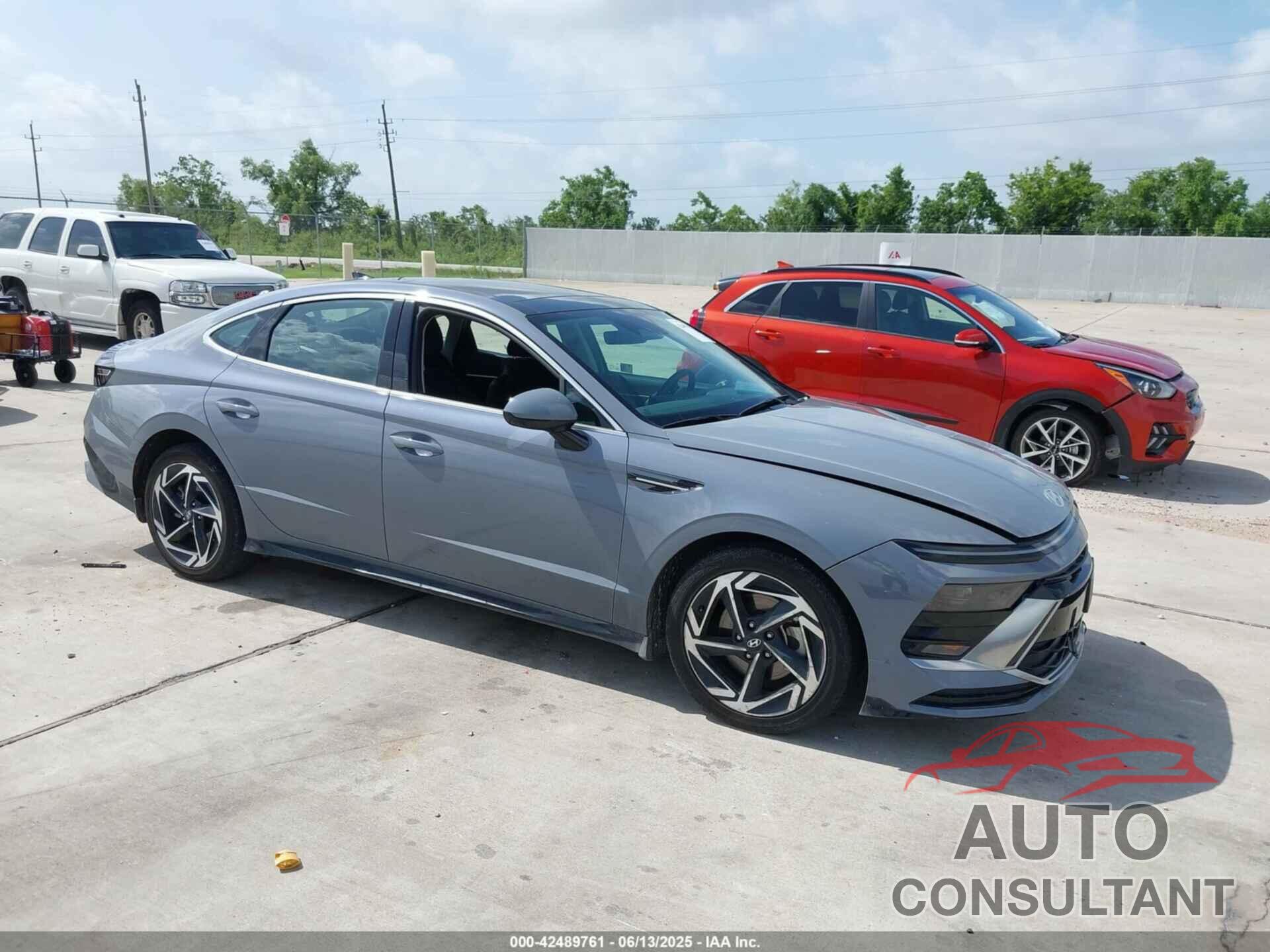 HYUNDAI SONATA 2024 - KMHL14JA7RA395015