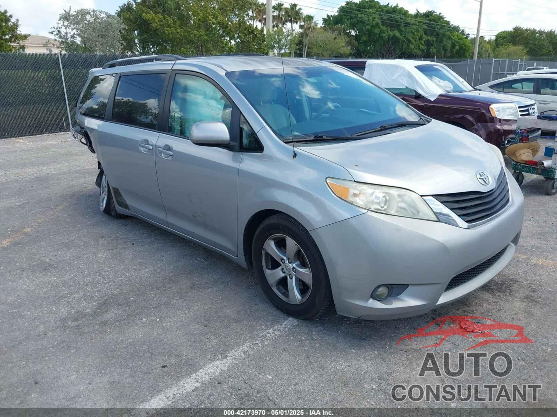 TOYOTA SIENNA 2013 - 5TDKK3DC4DS399295