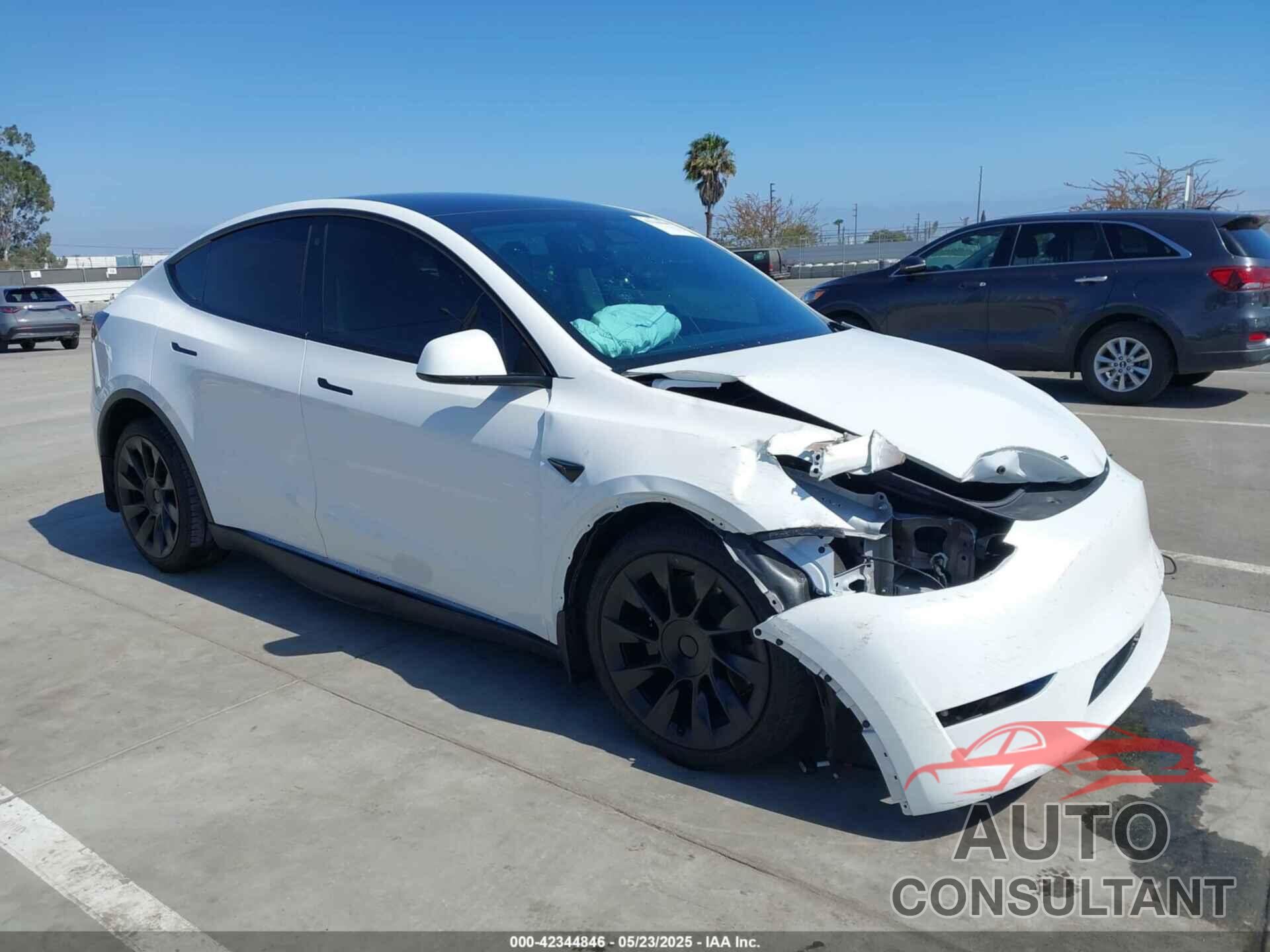 TESLA MODEL Y 2023 - 7SAYGAEE1PF637017