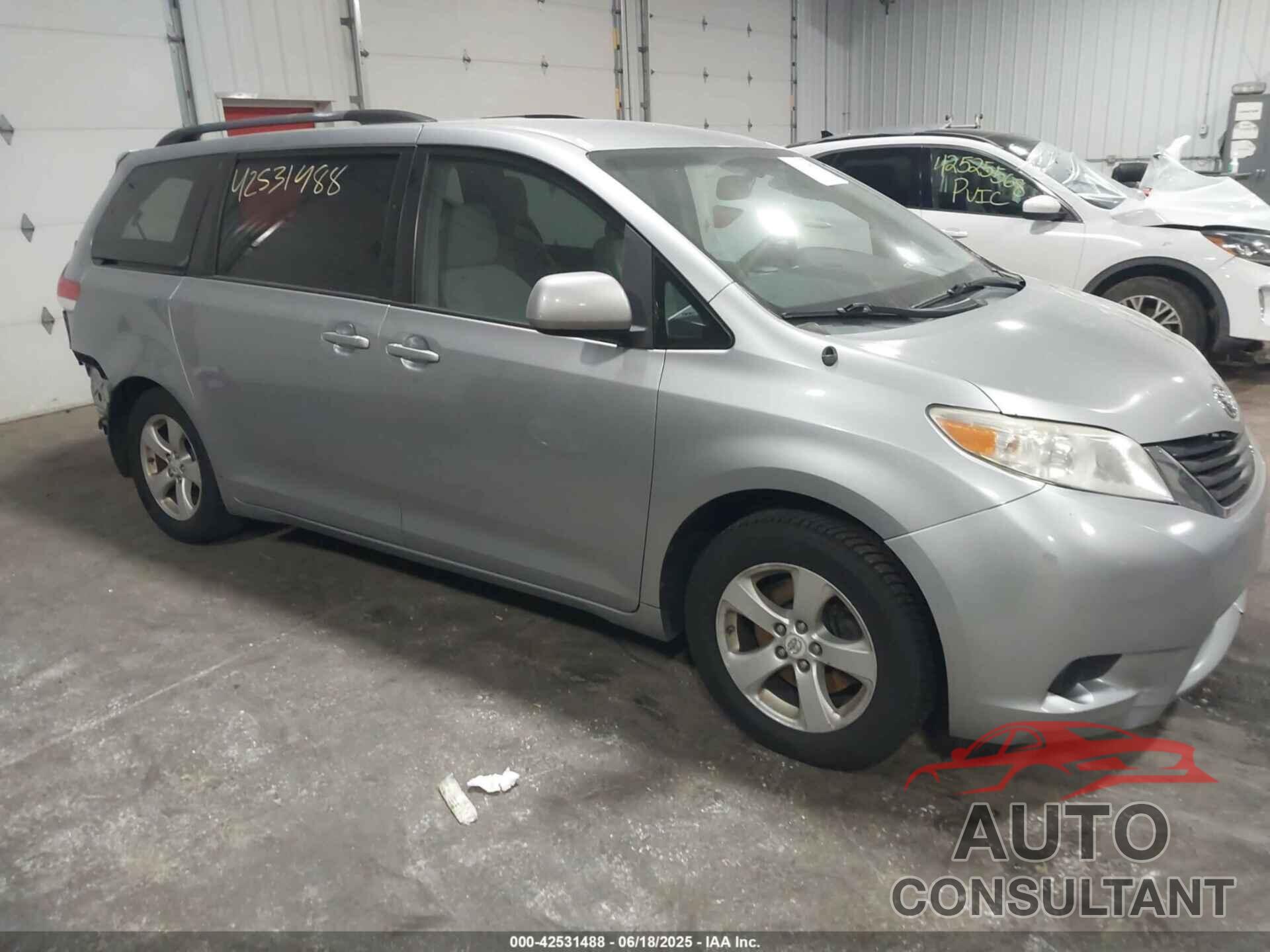 TOYOTA SIENNA 2011 - 5TDKK3DCXBS121031