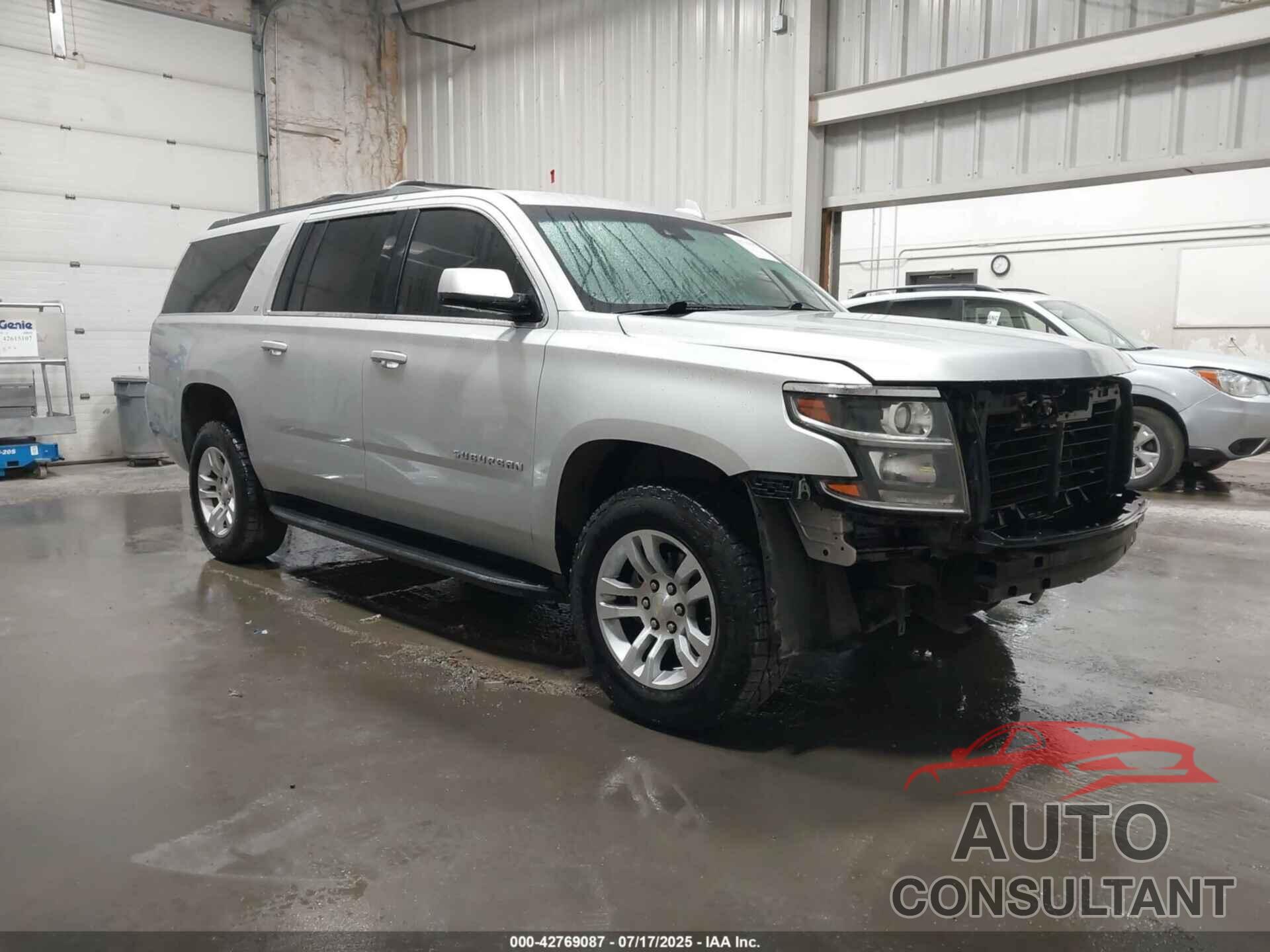 CHEVROLET SUBURBAN 2018 - 1GNSKHKC7JR109584