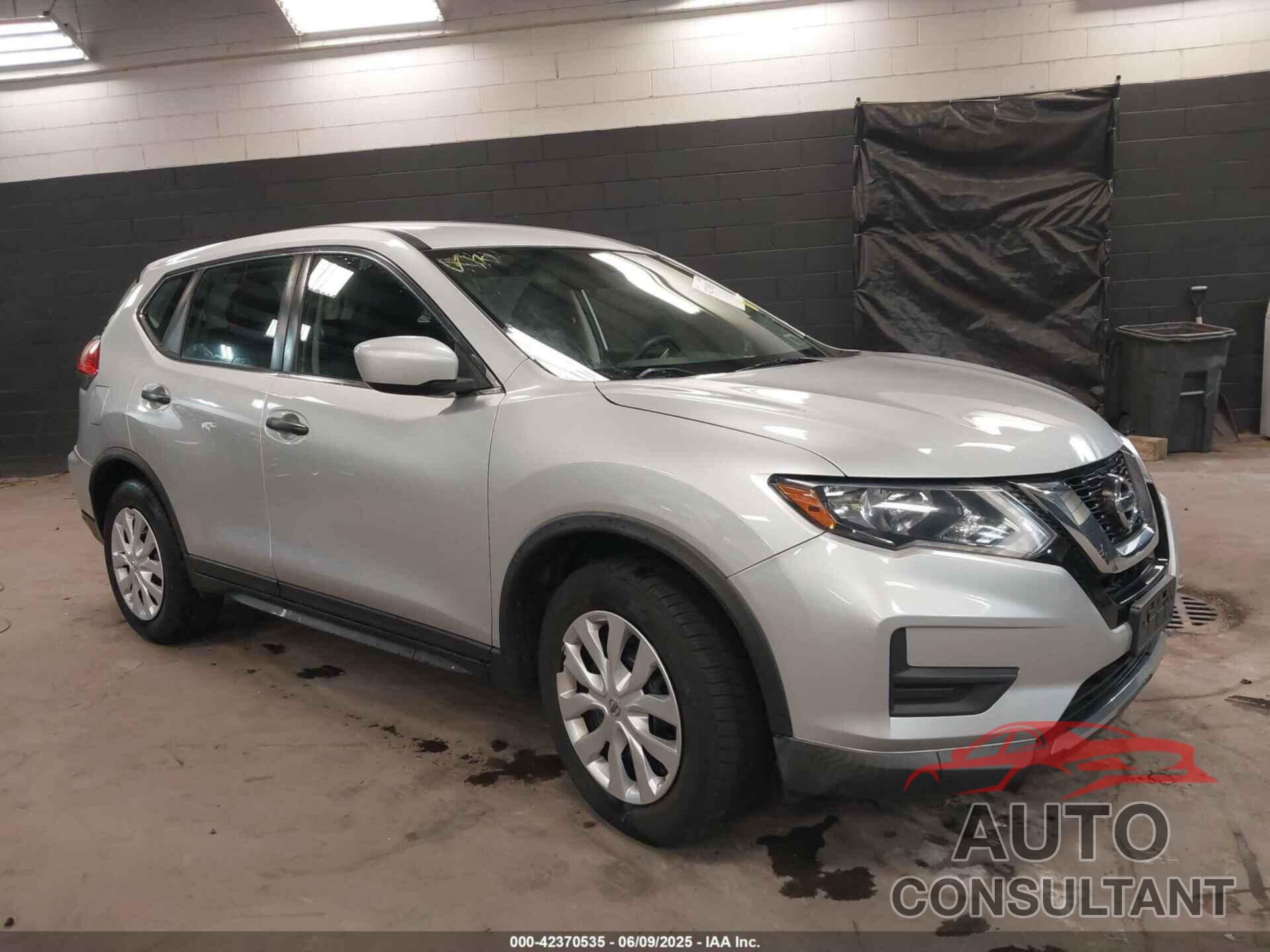NISSAN ROGUE 2017 - KNMAT2MT8HP541439