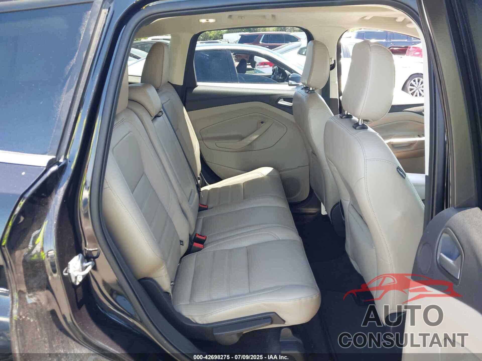 FORD ESCAPE 2019 - 1FMCU9J98KUA21480