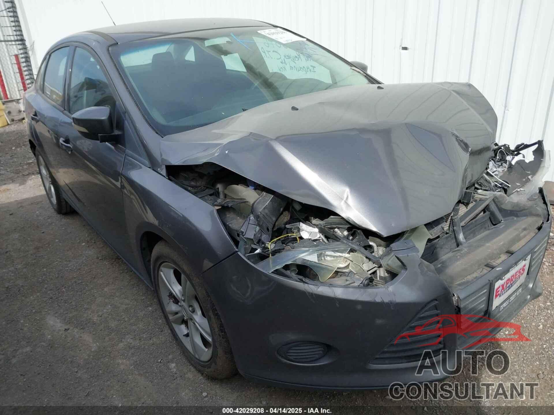 FORD FOCUS 2014 - 1FADP3F27EL412418