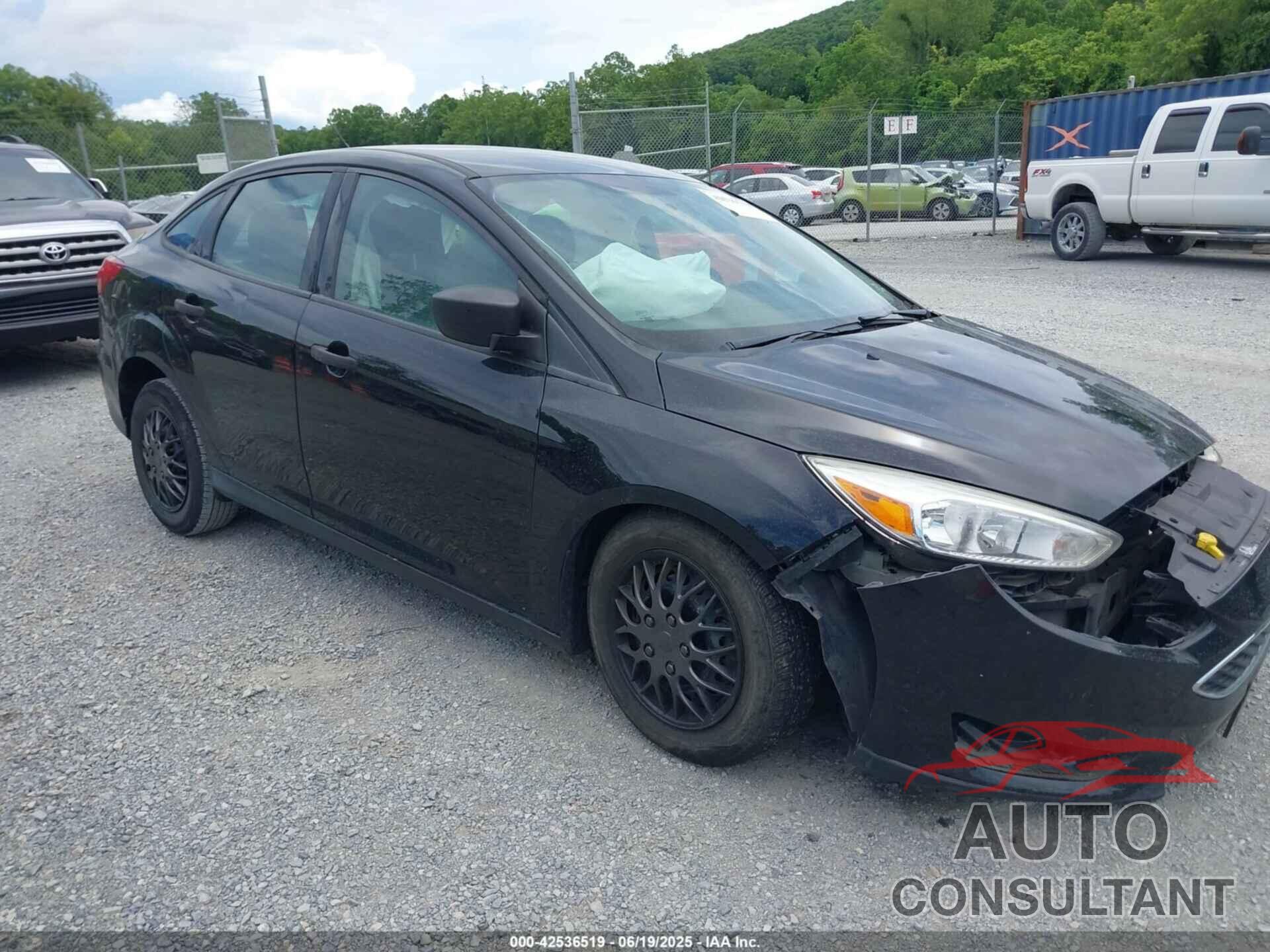 FORD FOCUS 2018 - 1FADP3E25JL299192