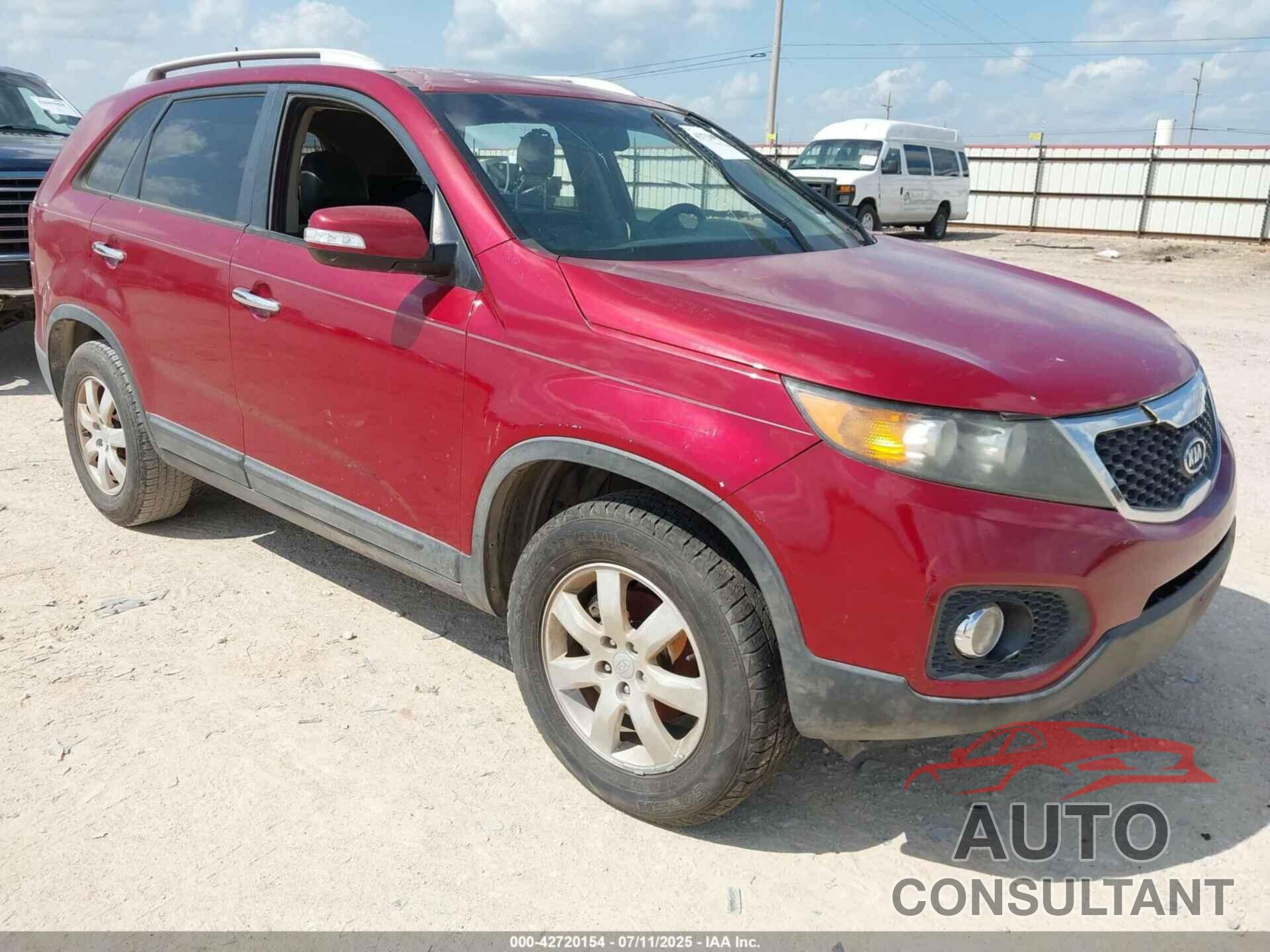 KIA SORENTO 2011 - 5XYKT3A13BG021110
