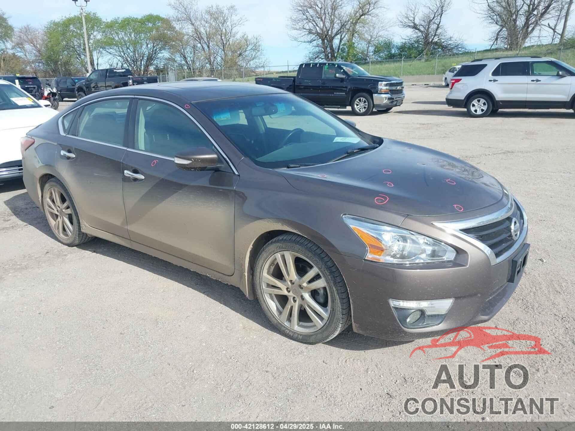 NISSAN ALTIMA 2013 - 1N4BL3AP4DN567890