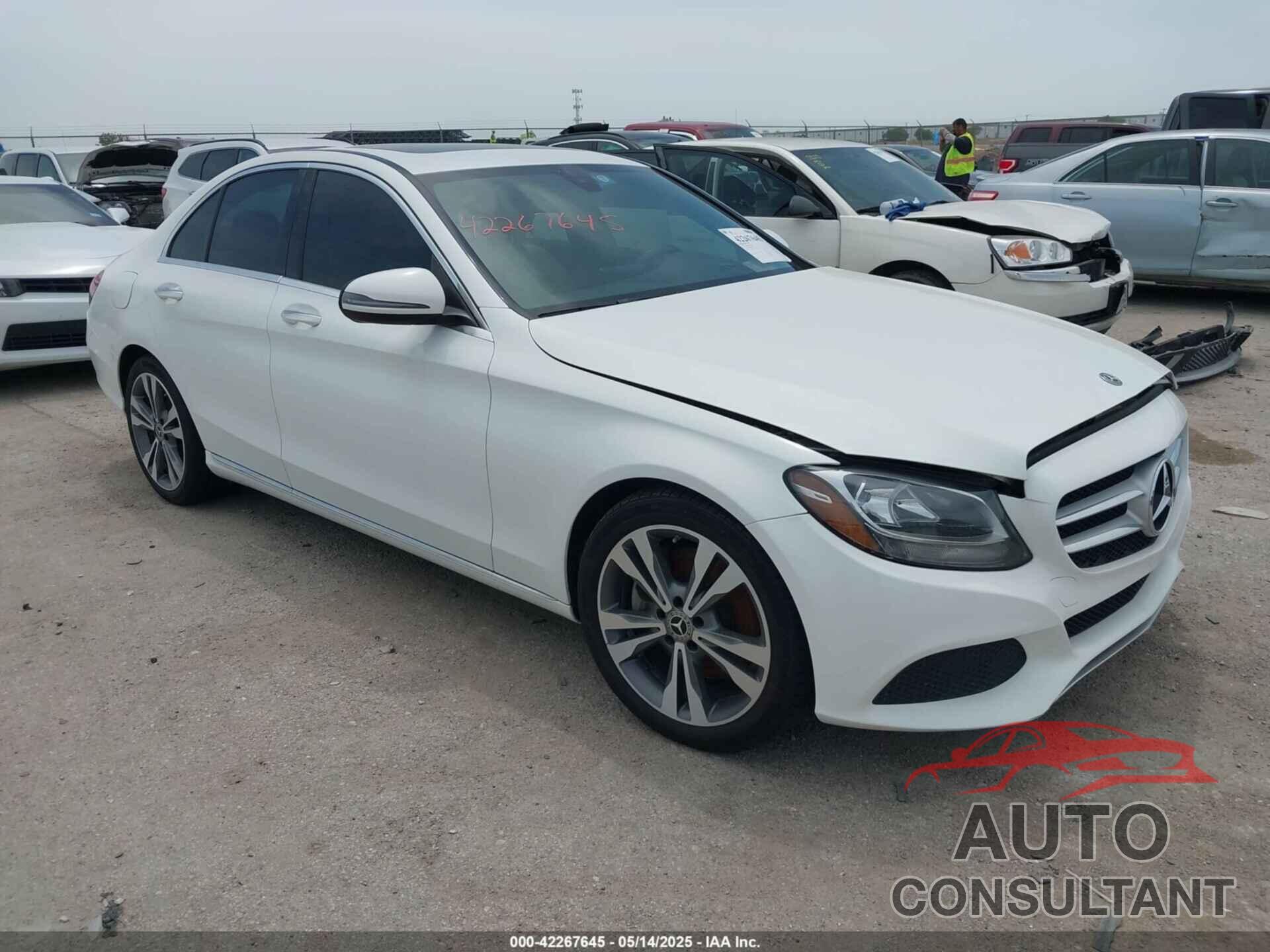 MERCEDES-BENZ C 300 2018 - 55SWF4JB3JU242931