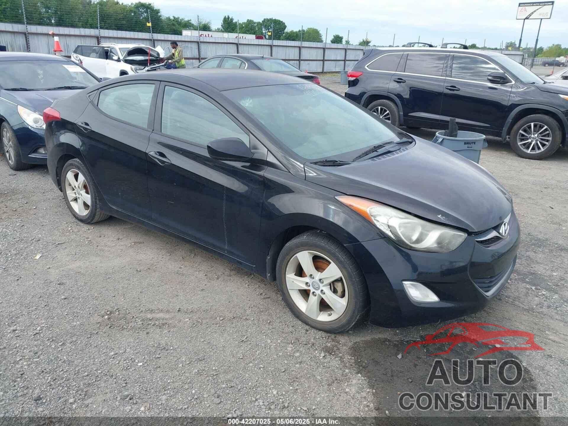 HYUNDAI ELANTRA 2013 - KMHDH4AE7DU755202