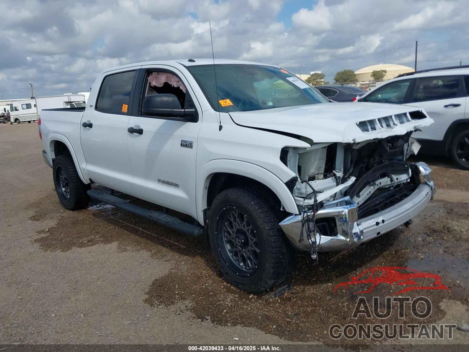 TOYOTA TUNDRA 2019 - 5TFDY5F16KX855593