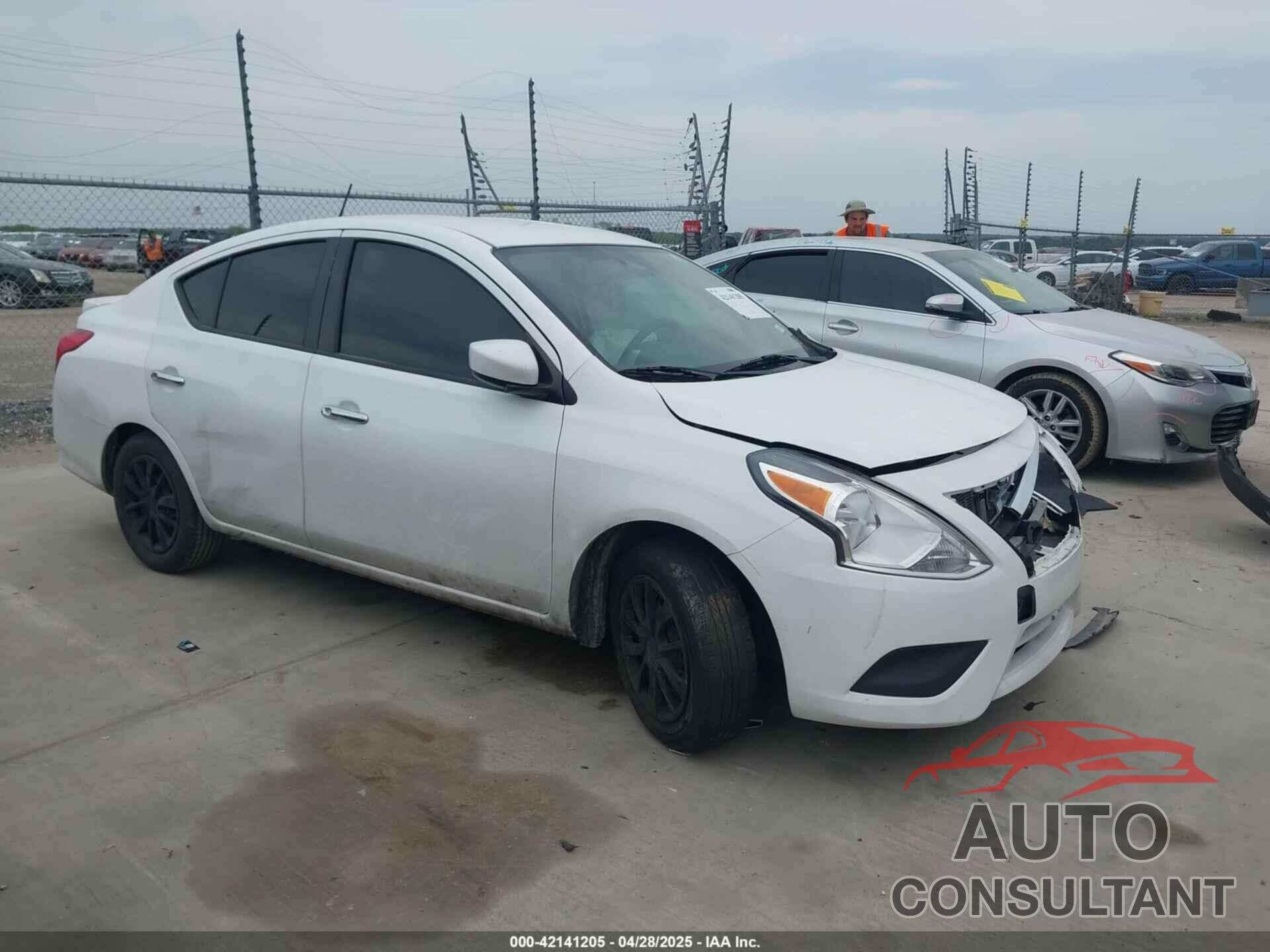 NISSAN VERSA 2019 - 3N1CN7AP1KL841983