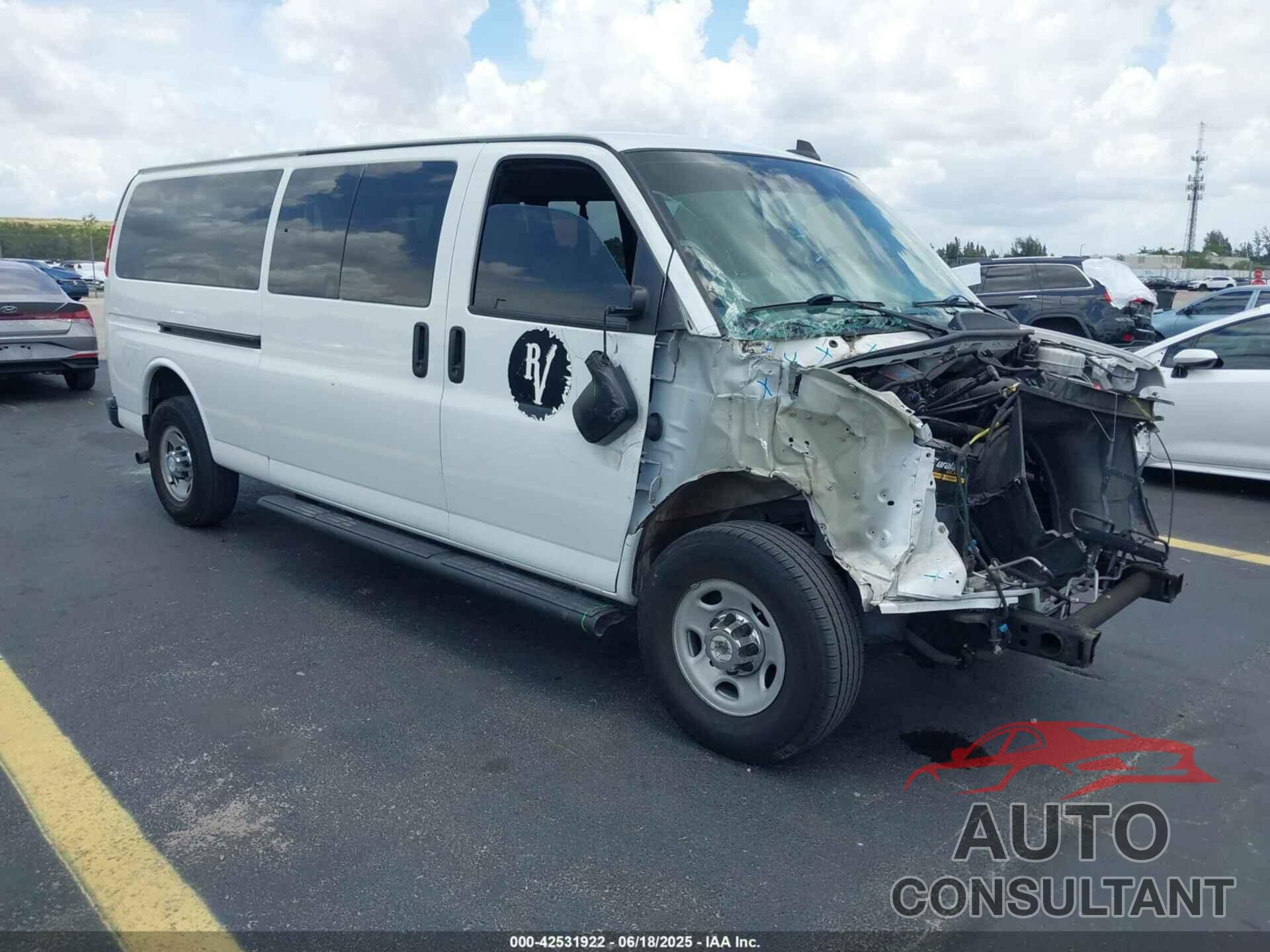 CHEVROLET EXPRESS 3500 2019 - 1GAZGPFG9K1266347