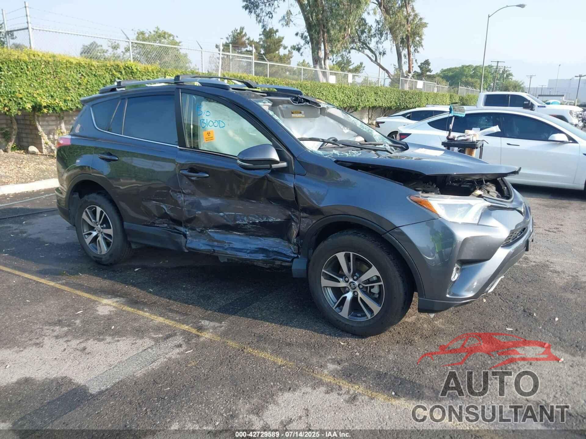TOYOTA RAV4 2018 - JTMWFREVXJD117337