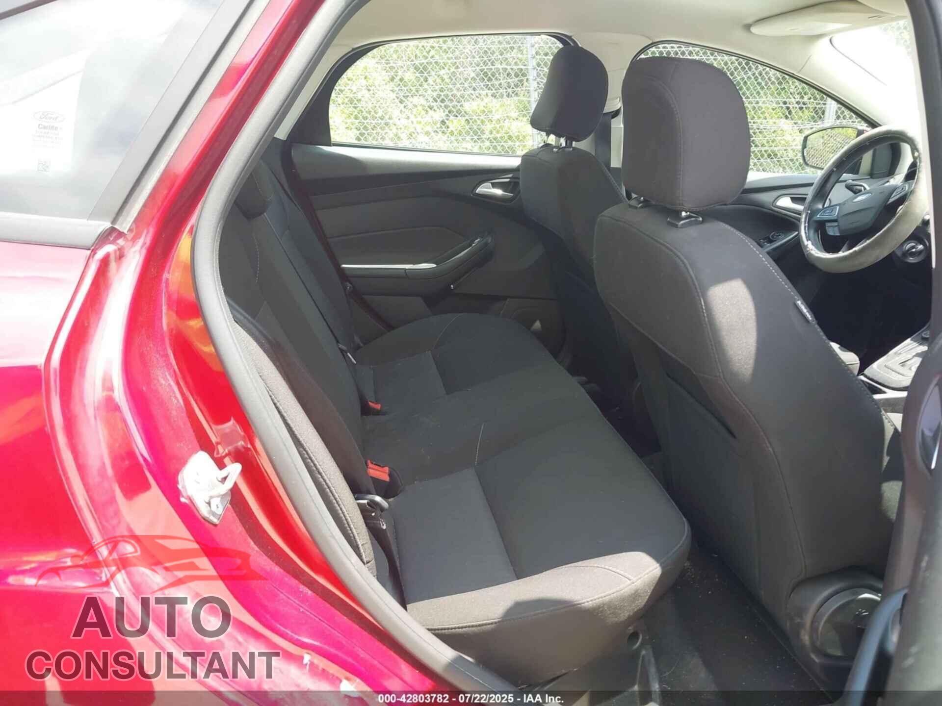 FORD FOCUS 2017 - 1FADP3F2XHL242818