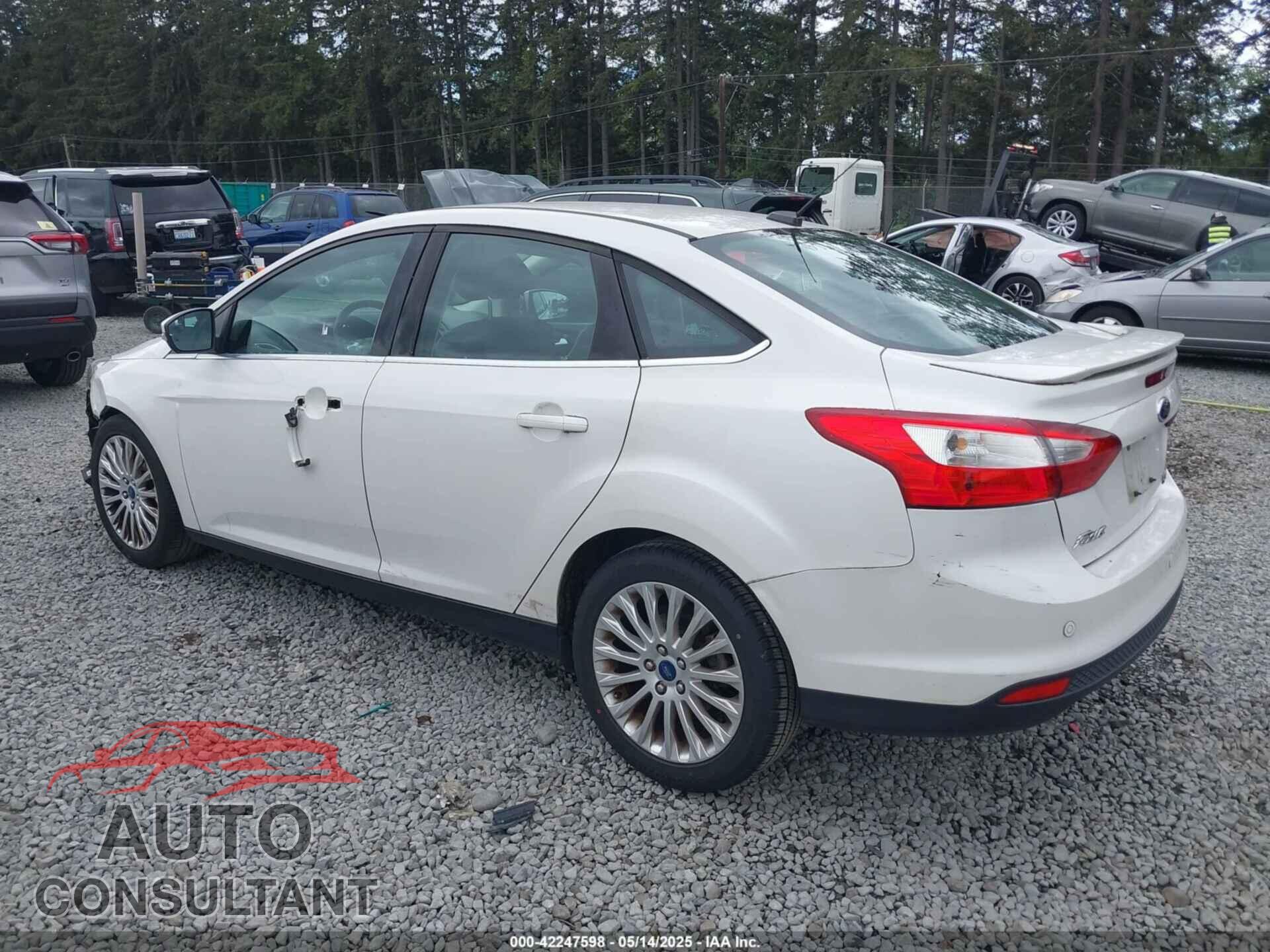 FORD FOCUS 2012 - 1FAHP3J21CL415532