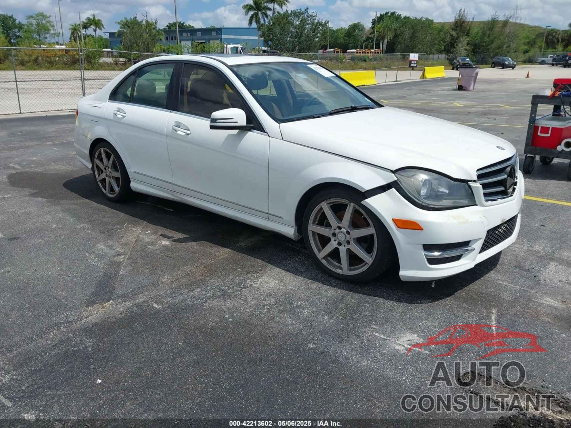 MERCEDES-BENZ C-CLASS 2014 - WDDGF4HB0EG255701
