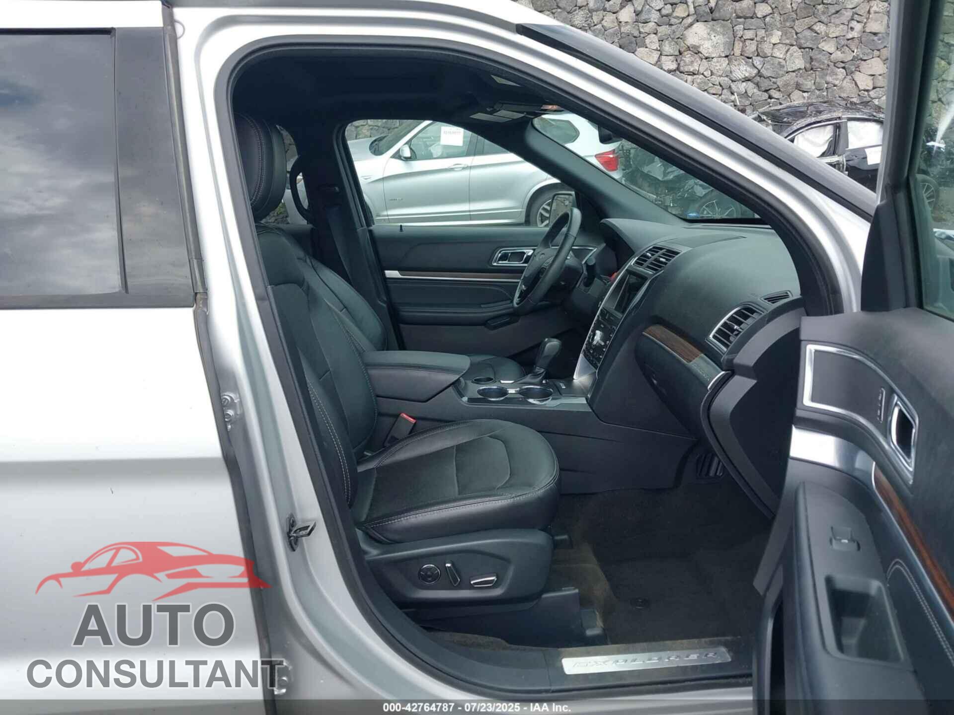 FORD EXPLORER 2018 - 1FM5K7FHXJGB09981