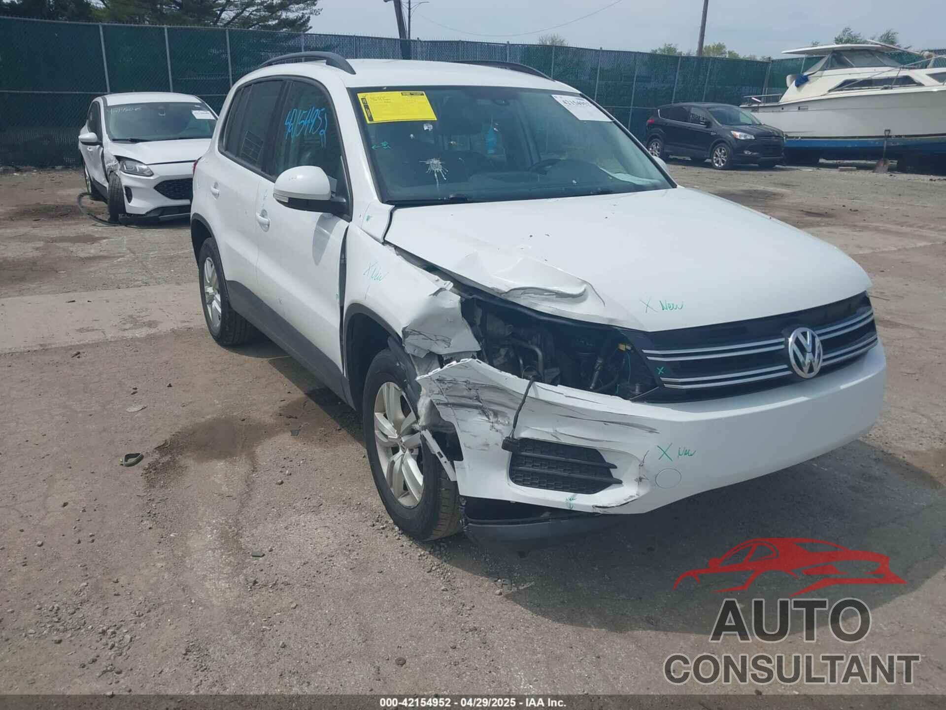 VOLKSWAGEN TIGUAN 2016 - WVGAV7AX8GK000056