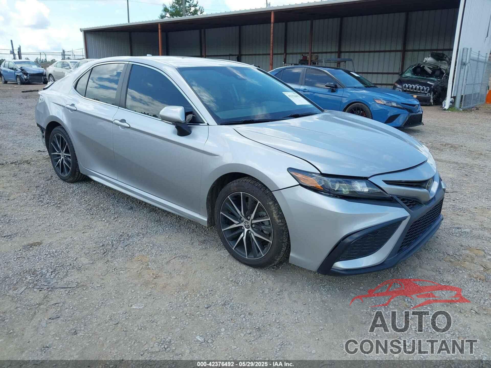 TOYOTA CAMRY 2022 - 4T1G11AK1NU711770