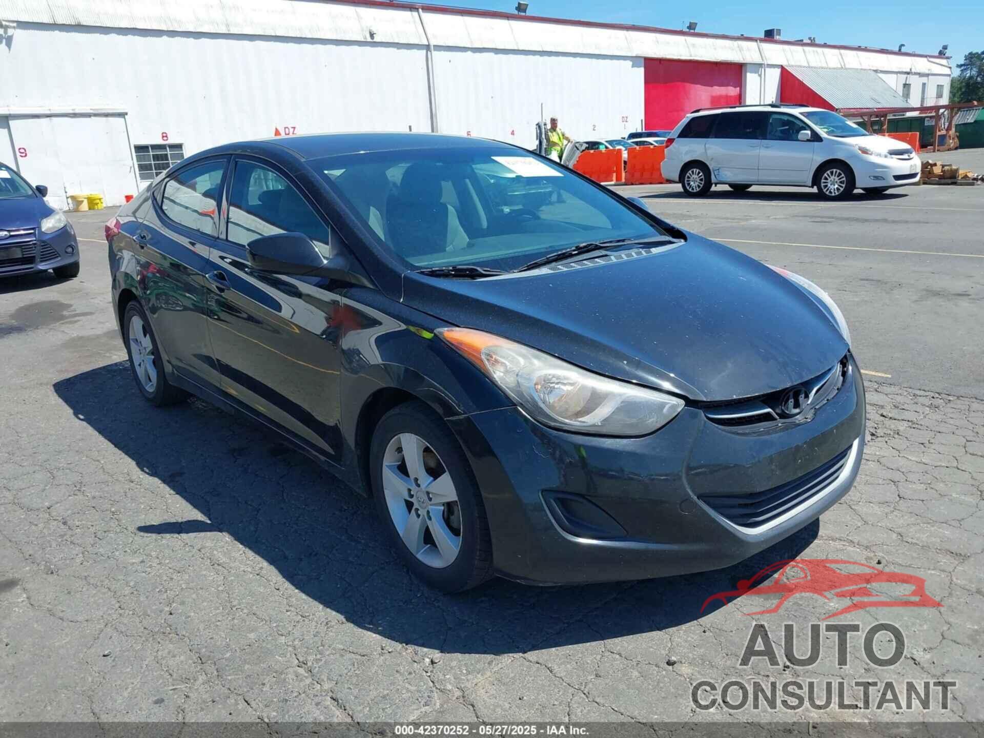 HYUNDAI ELANTRA 2013 - 5NPDH4AE0DH270382