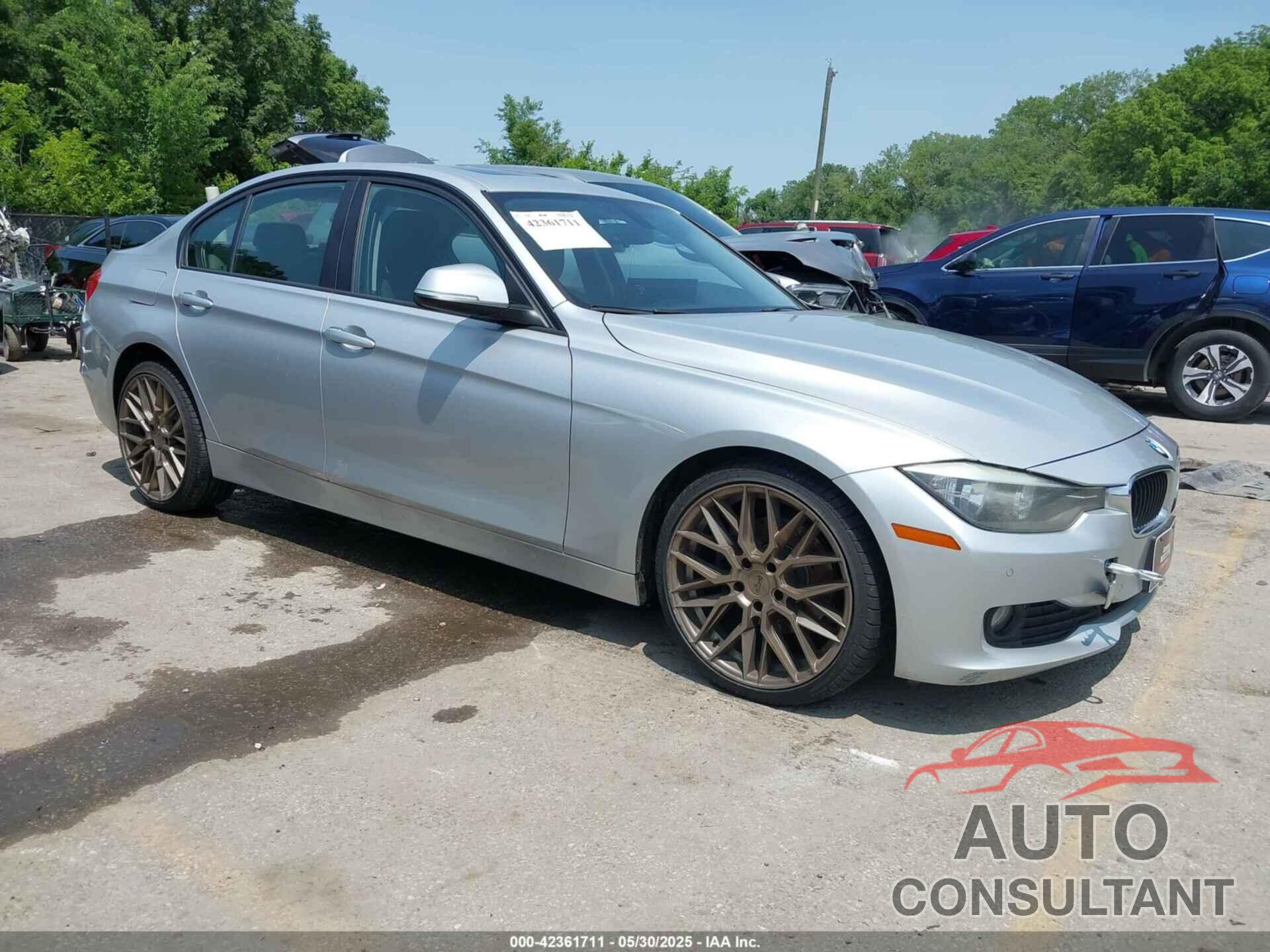 BMW 320I 2013 - WBA3C3C55DF981715