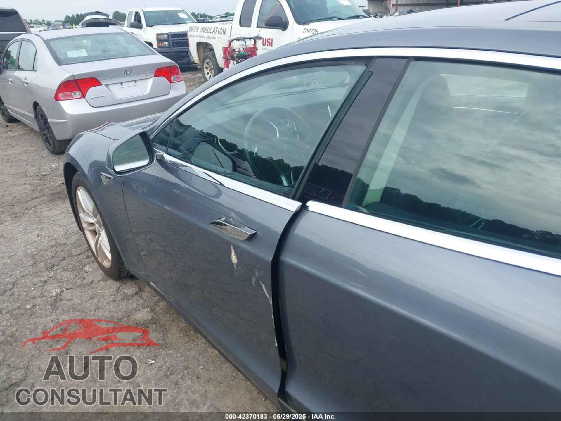 TESLA MODEL S 2013 - 5YJSA1CN4DFP26552
