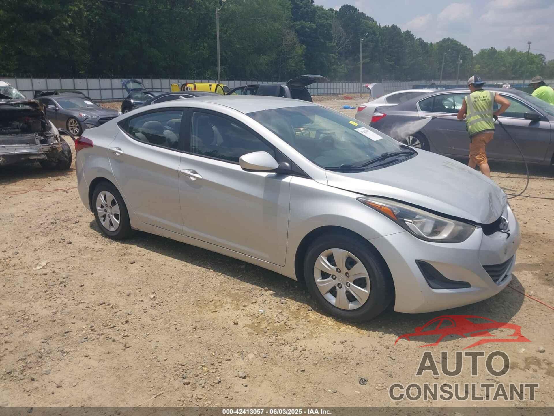 HYUNDAI ELANTRA 2016 - 5NPDH4AE5GH682981
