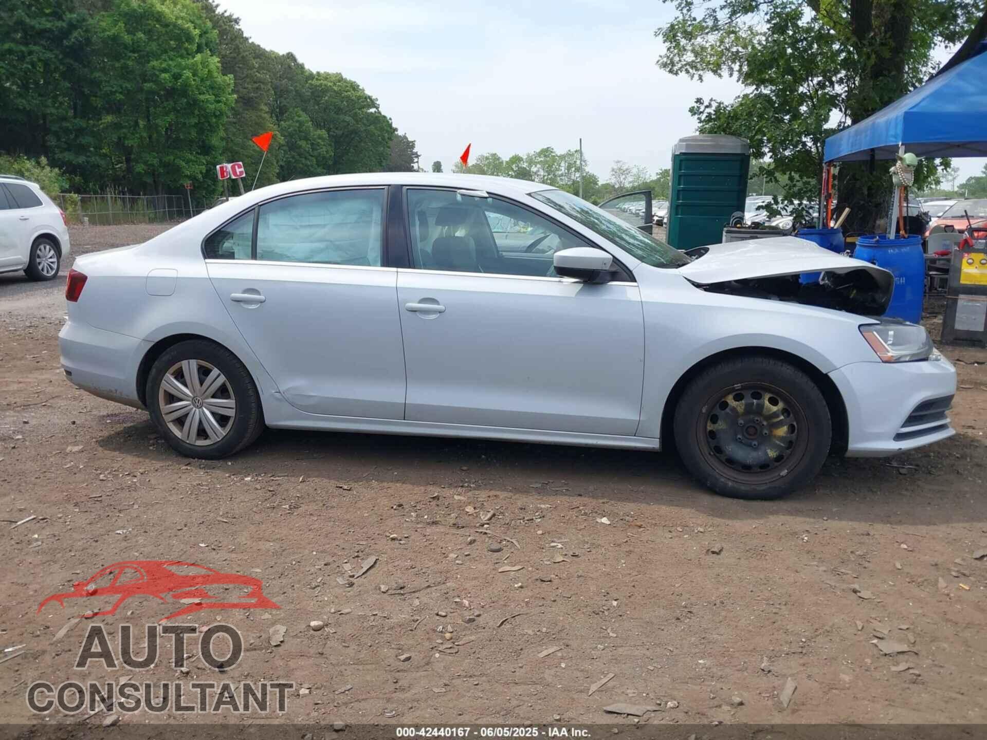 VOLKSWAGEN JETTA 2017 - 3VW2B7AJ5HM223207