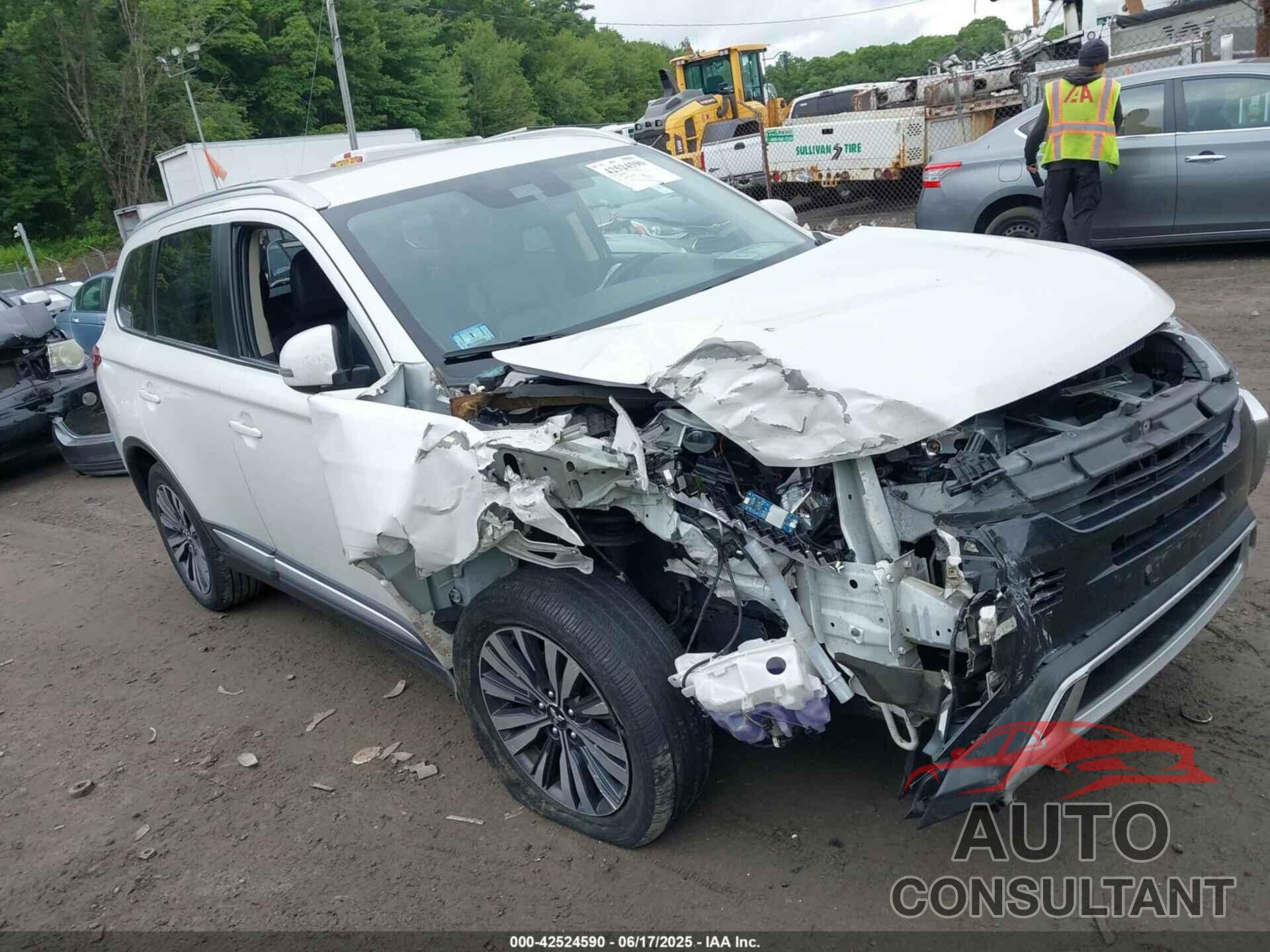 MITSUBISHI OUTLANDER 2020 - JA4AD3A37LZ040489