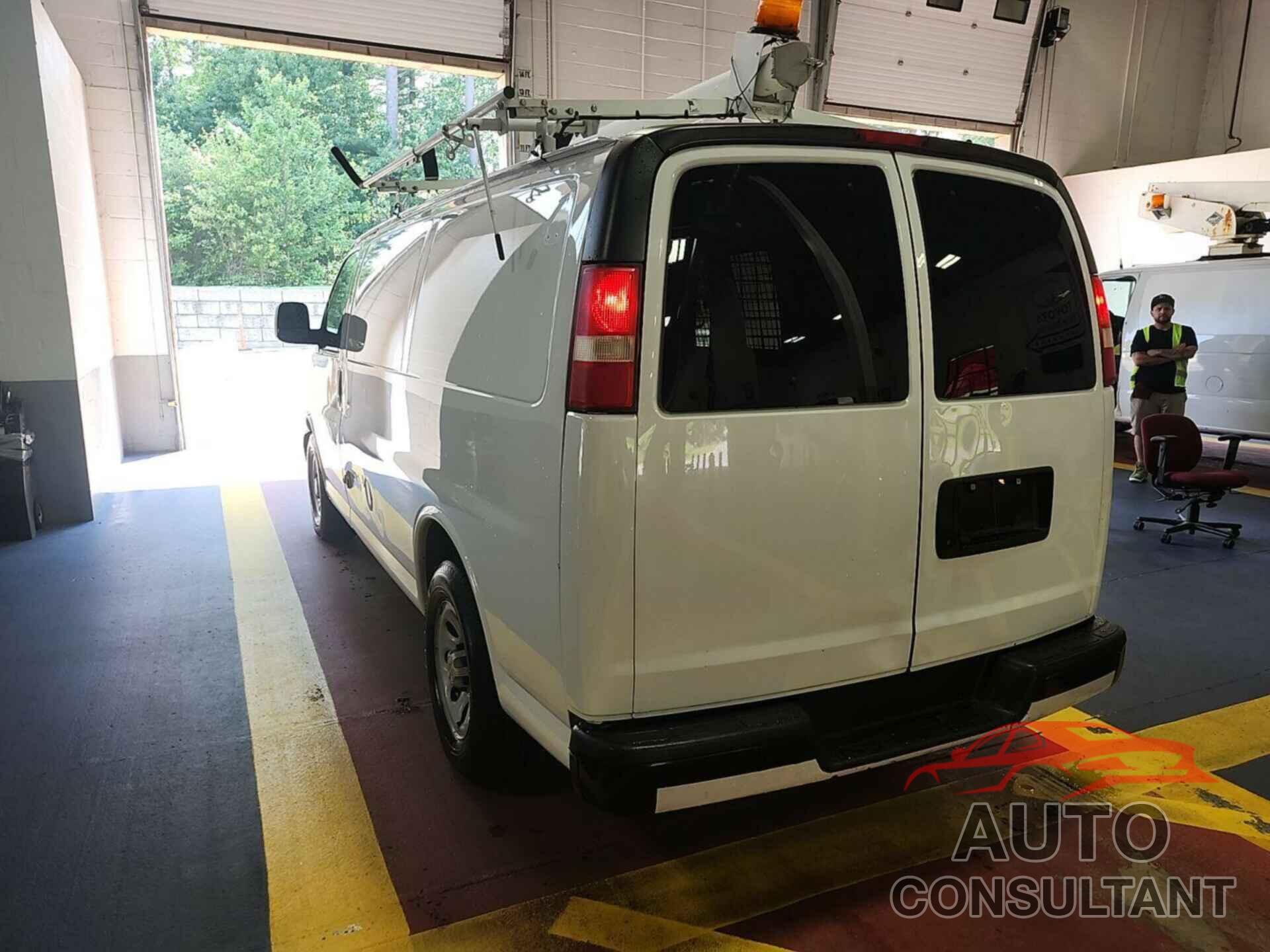 CHEVROLET EXPRESS G1500 2013 - 1GCSGAFX0D1137969